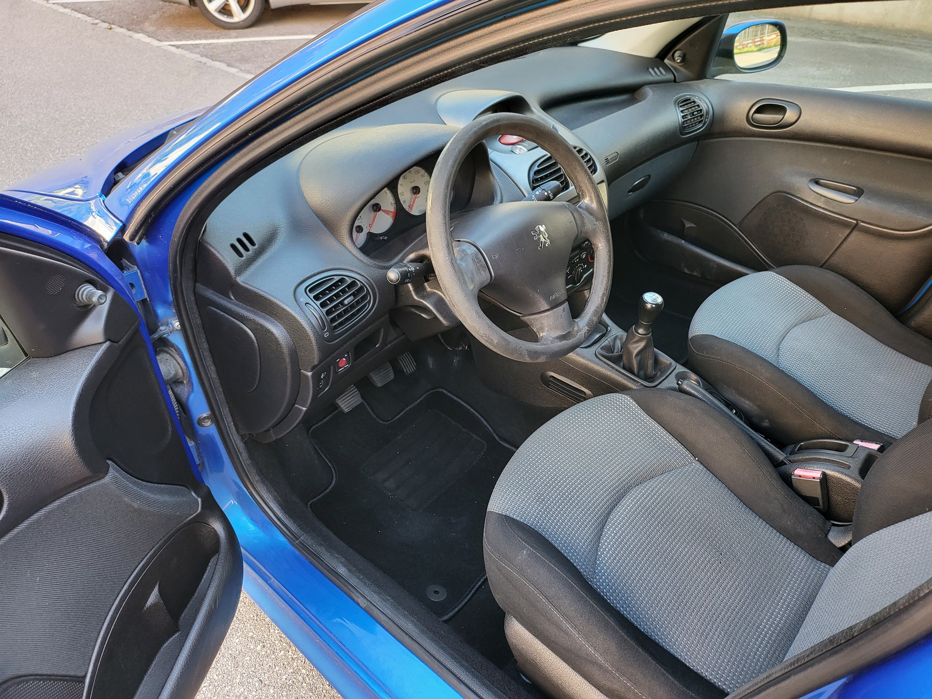 PEUGEOT 206 1.4 16V Premium-image-7