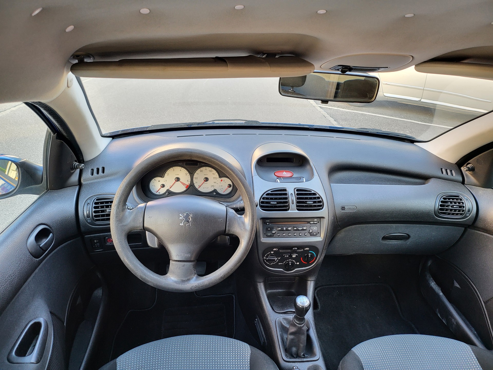 PEUGEOT 206 1.4 16V Premium-image-6