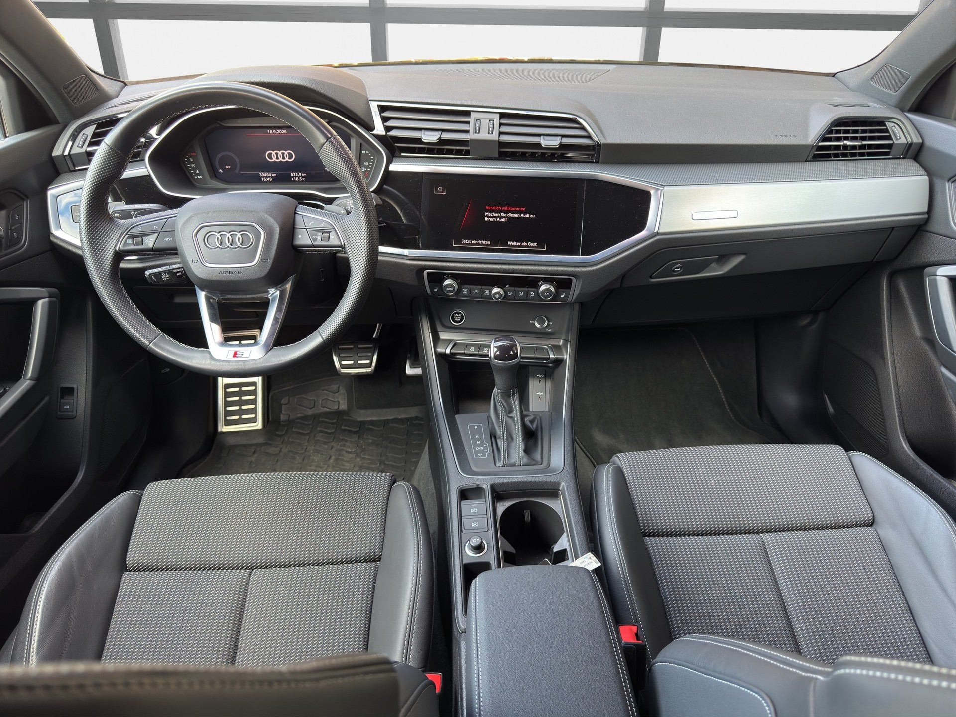 AUDI Q3 35 TFSI S line Attraction S-tronic-image-9