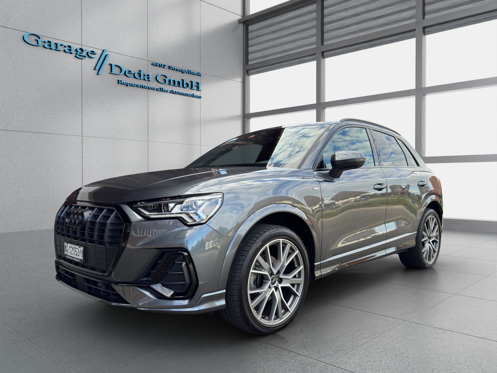 AUDI Q3 35 TFSI S line Attraction S-tronic-image-0