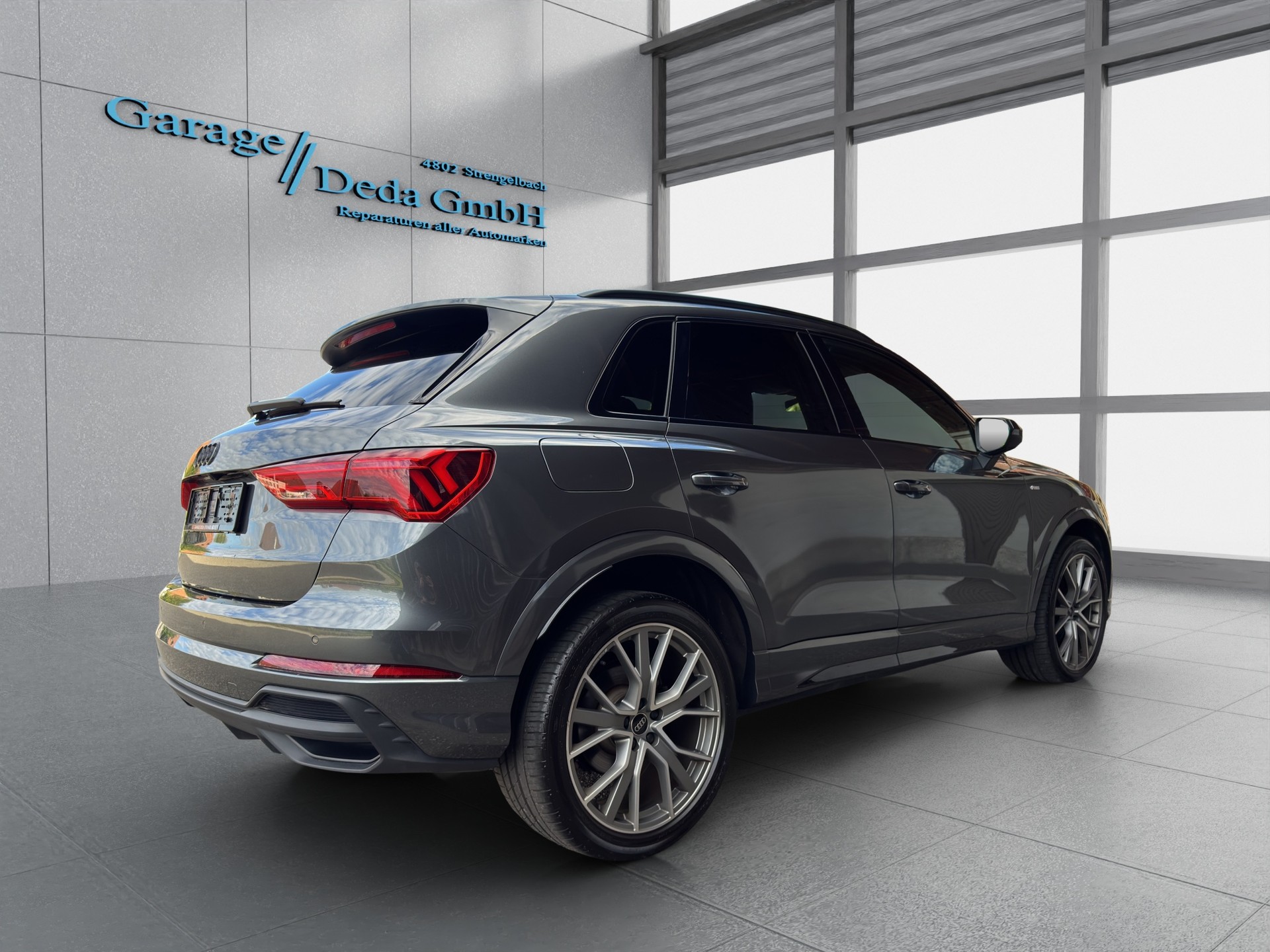 AUDI Q3 35 TFSI S line Attraction S-tronic-image-4
