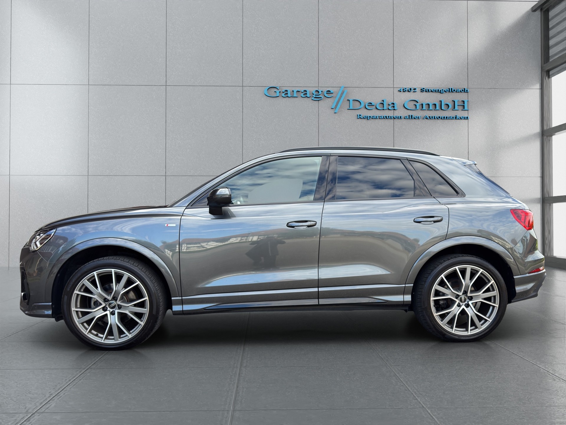 AUDI Q3 35 TFSI S line Attraction S-tronic-image-1