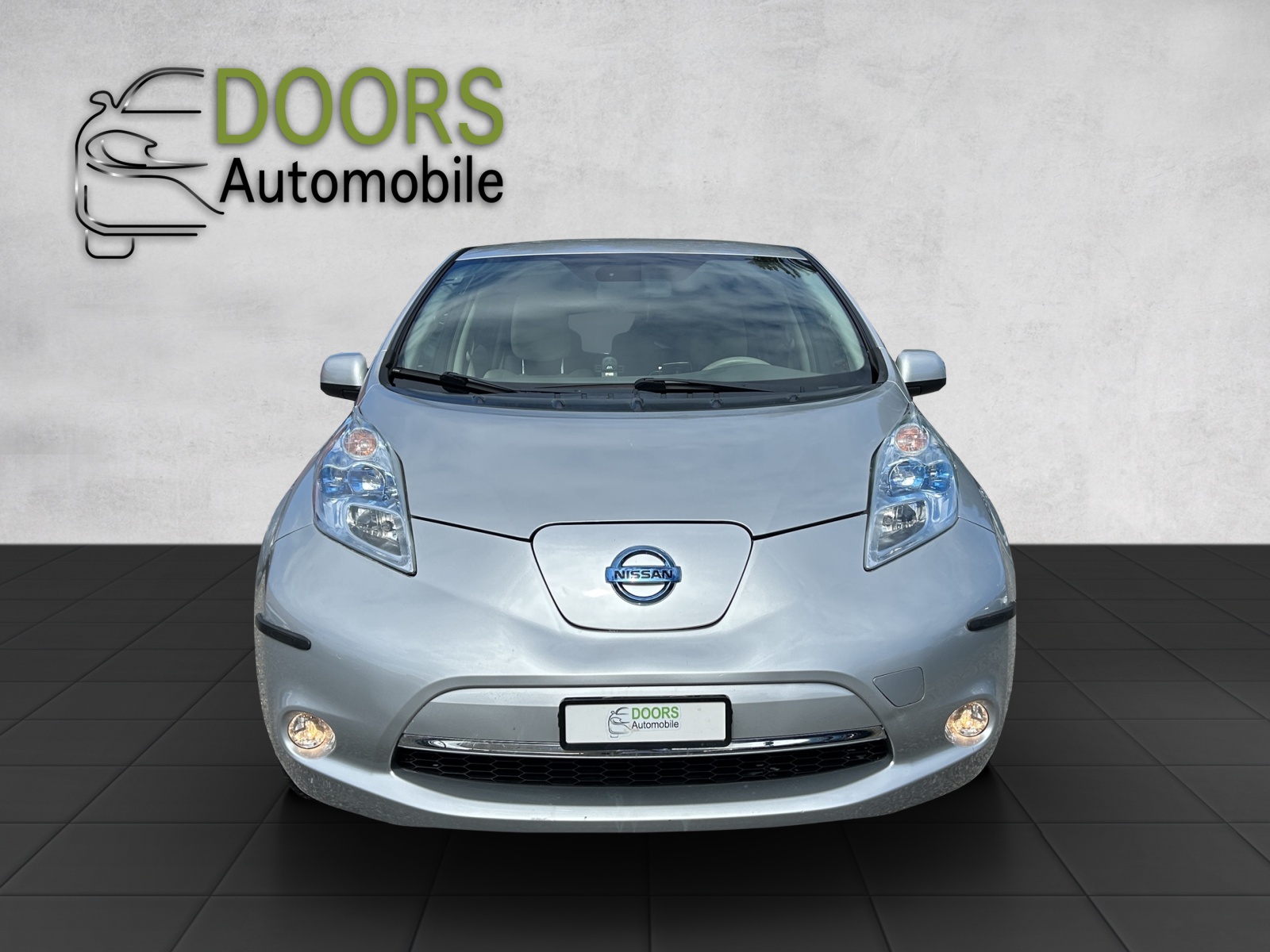 NISSAN Leaf E (incl battery)-showroom-element-1