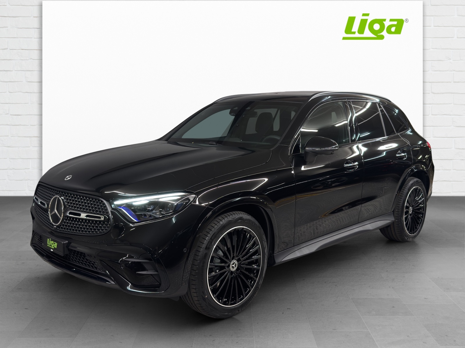 MERCEDES-BENZ GLC 300 AMG Line 4Matic-image-1