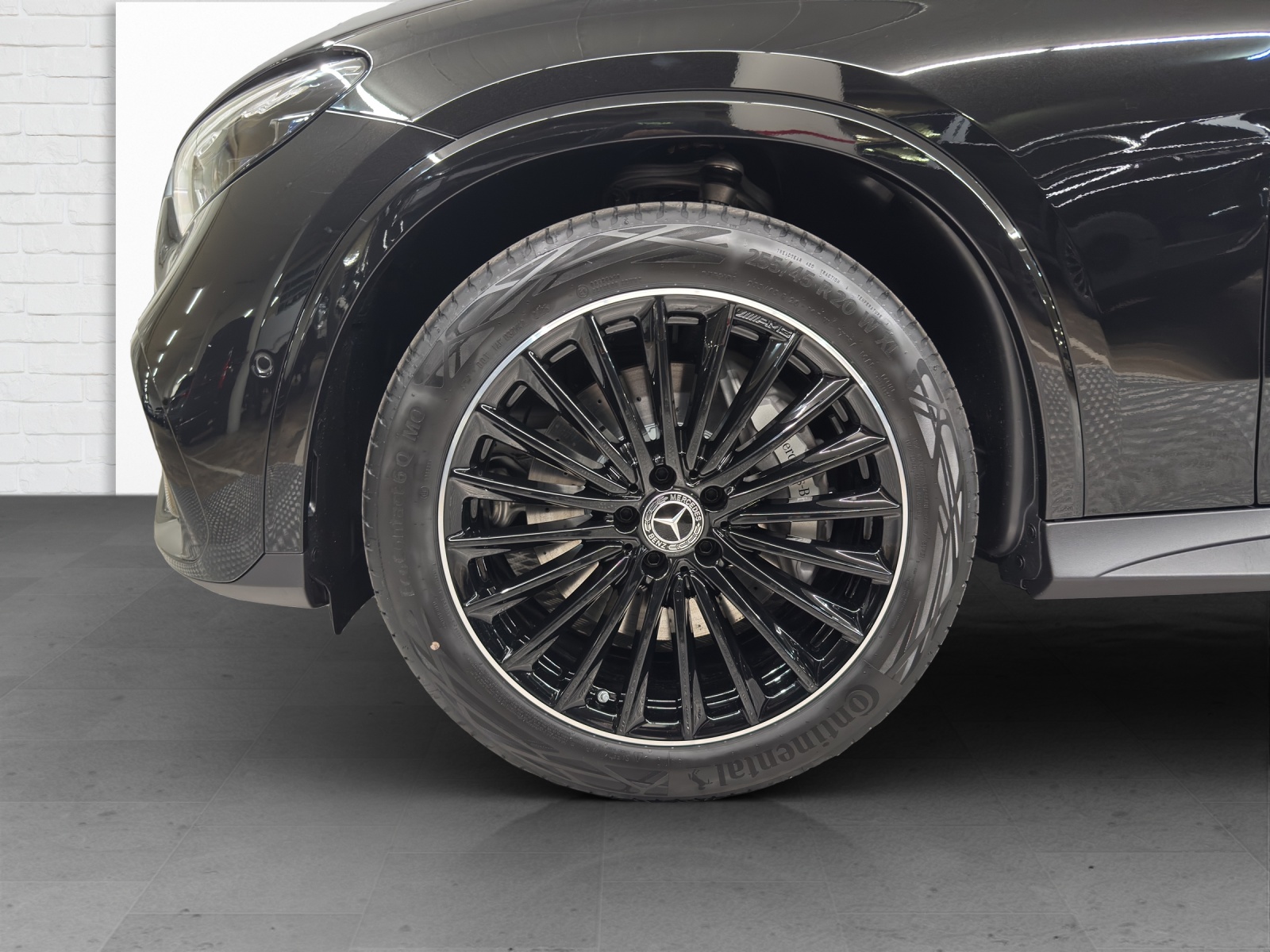 MERCEDES-BENZ GLC 300 AMG Line 4Matic-image-5