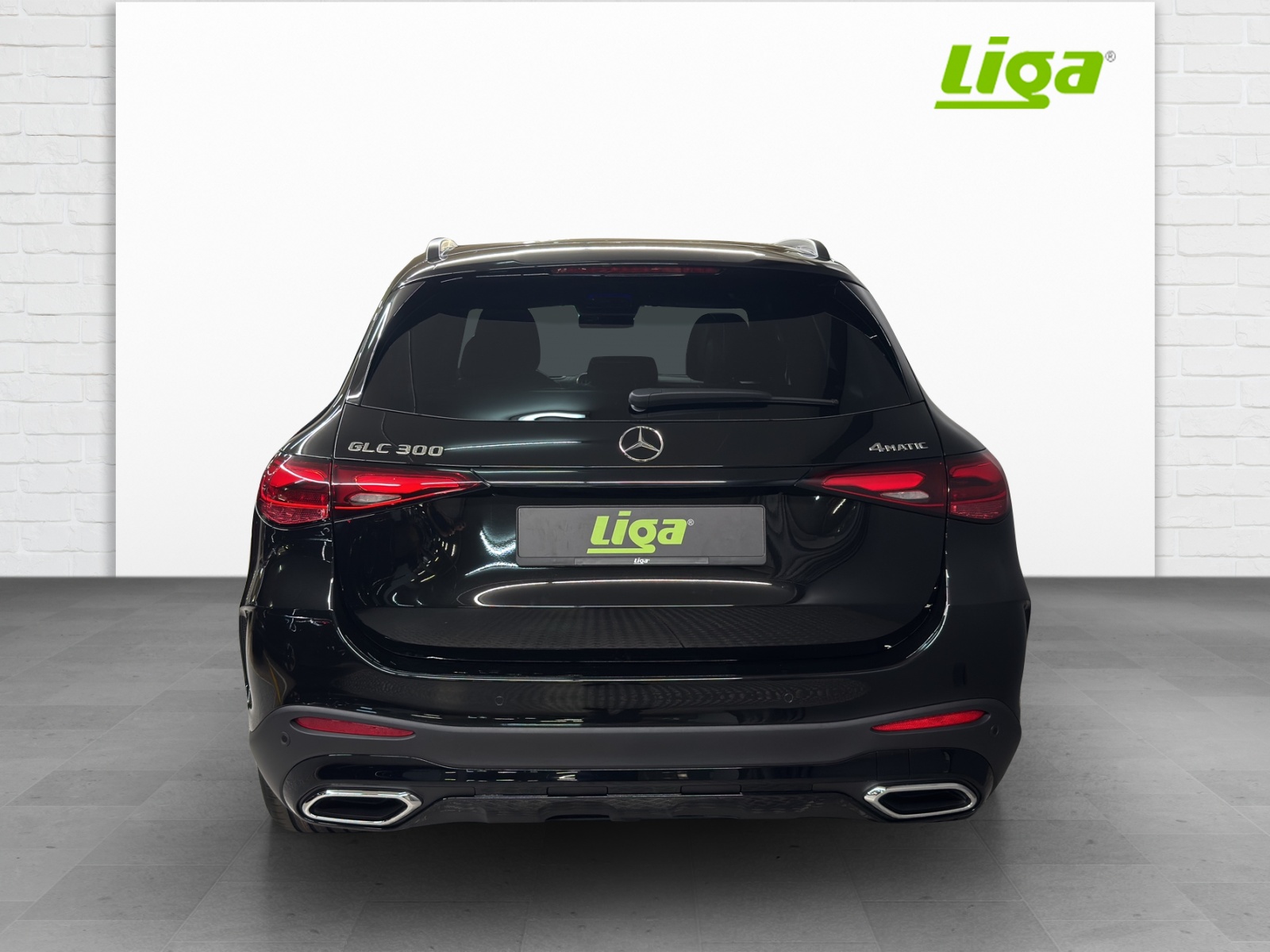 MERCEDES-BENZ GLC 300 AMG Line 4Matic-image-4