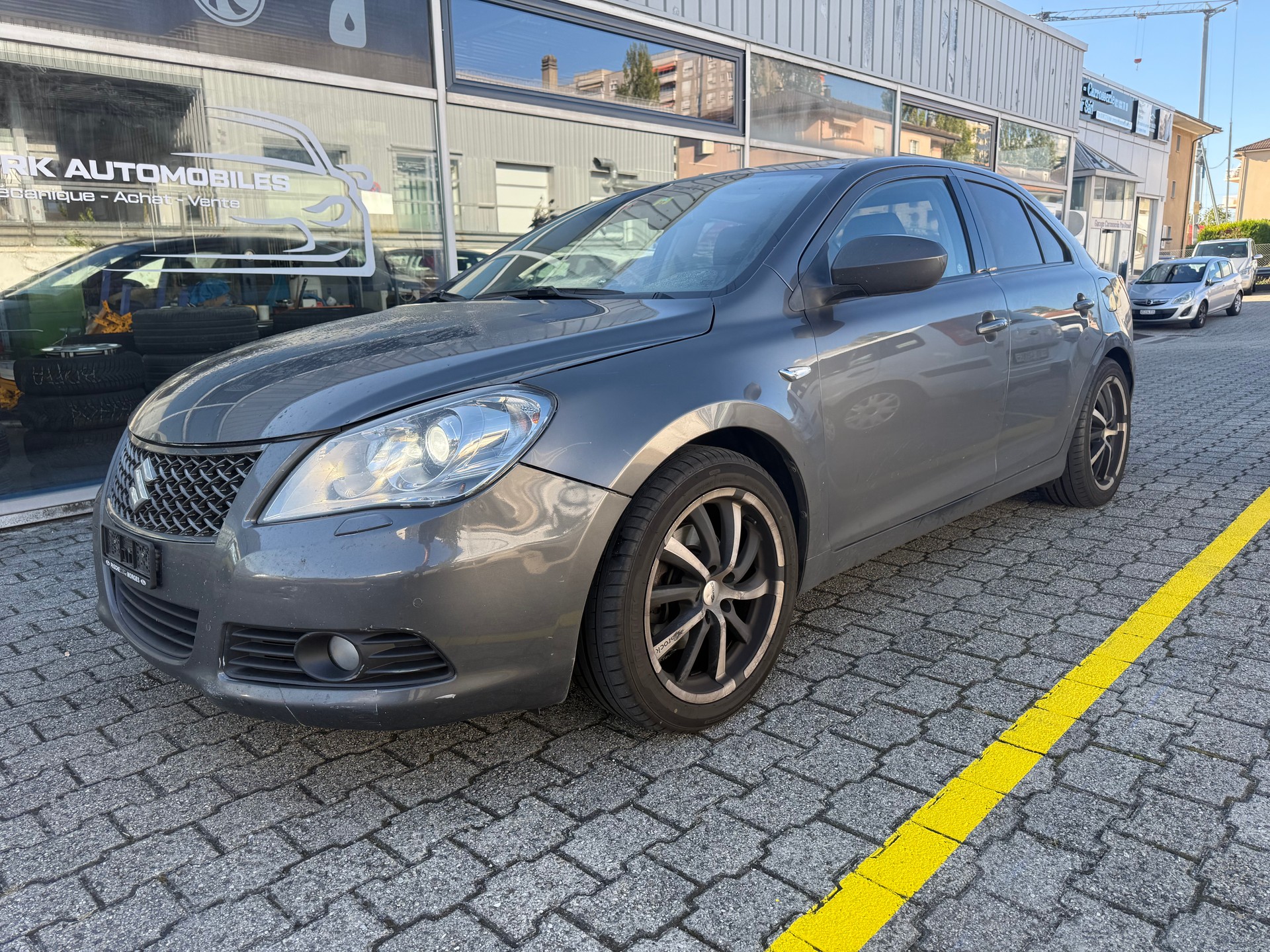 SUZUKI Kizashi 2.4 GL Top 4WD CVT-image-1
