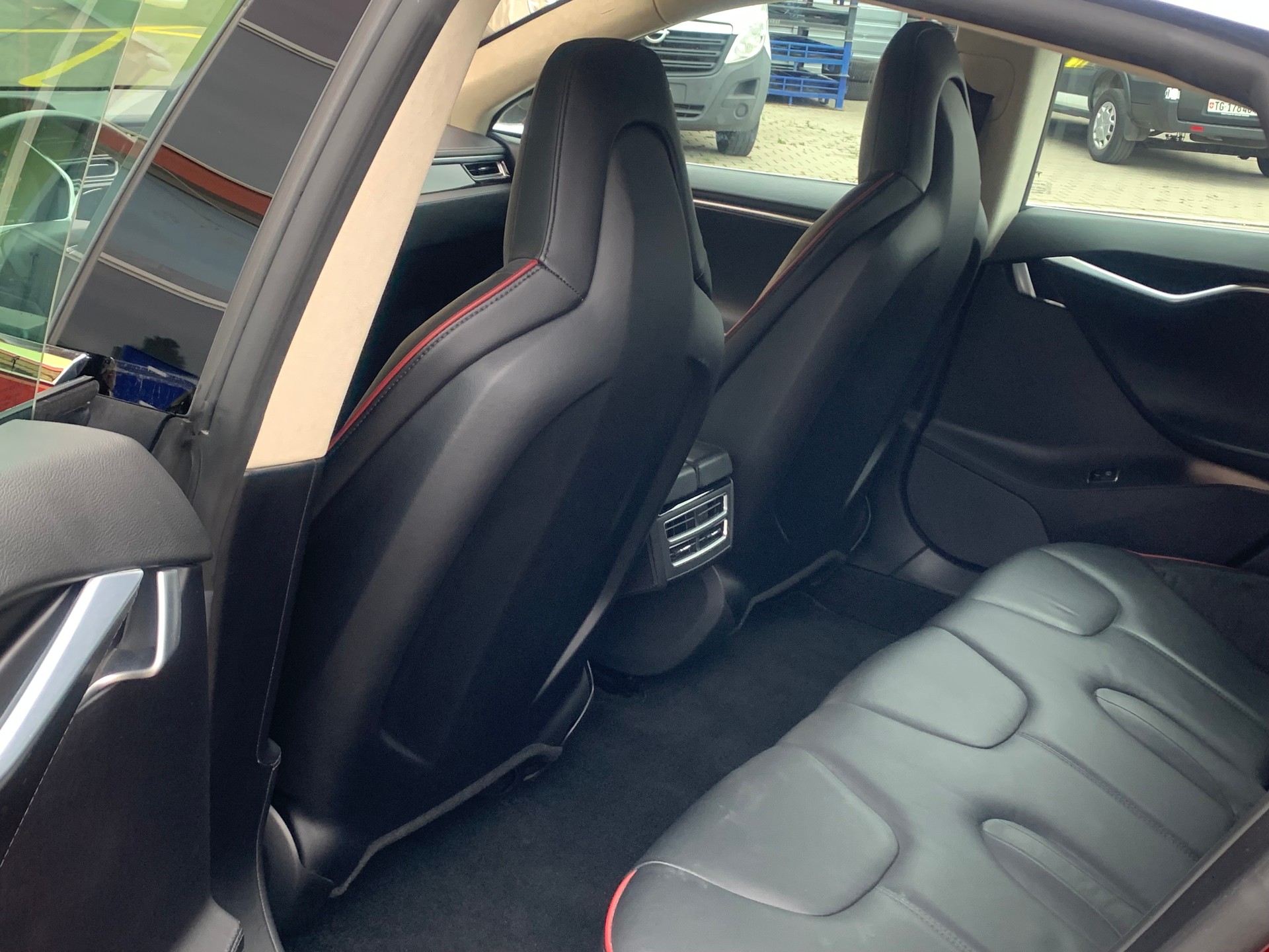 TESLA Model S 85 Signature Performance 85-image-11