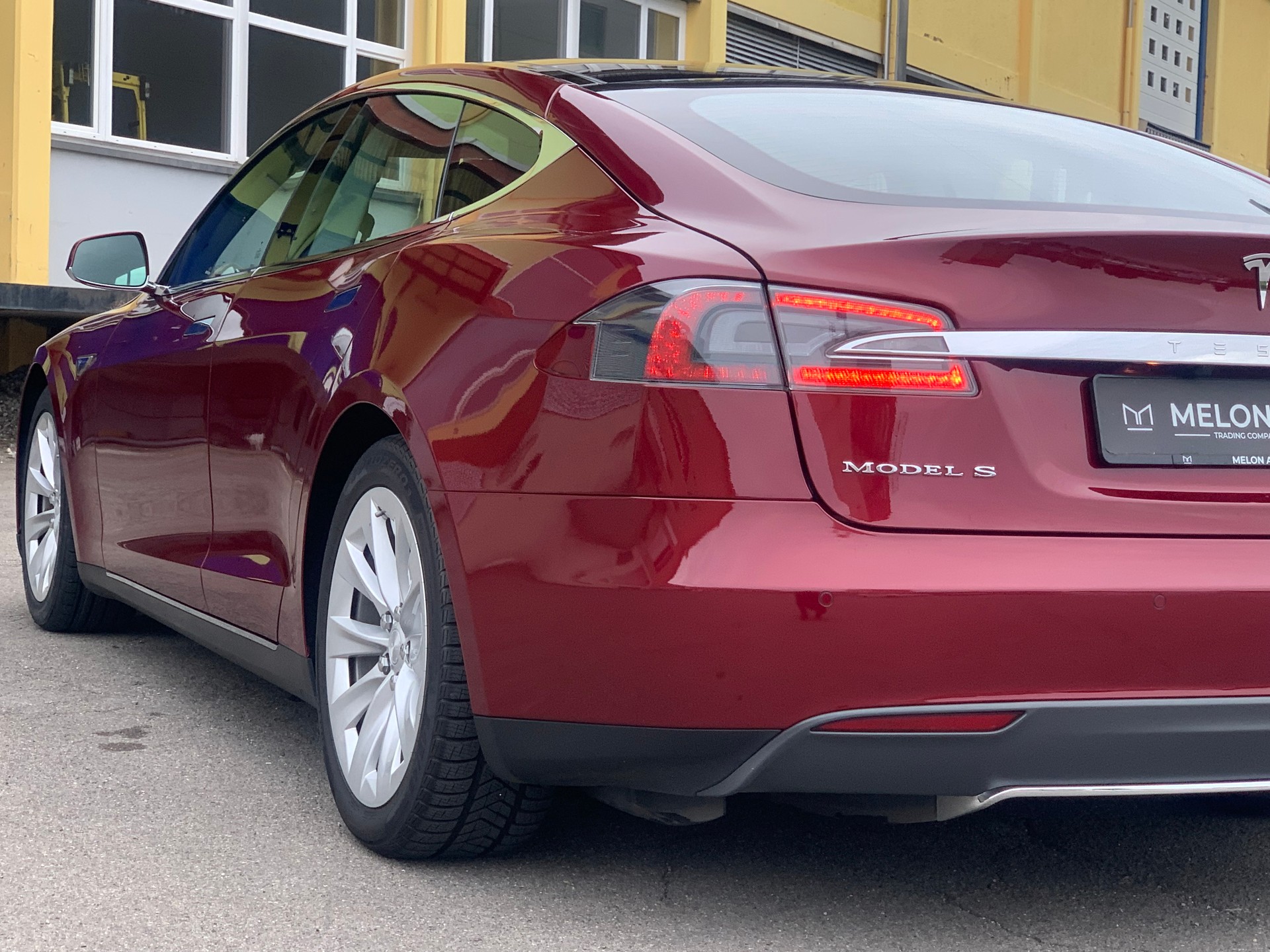 TESLA Model S 85 Signature Performance 85-image-6
