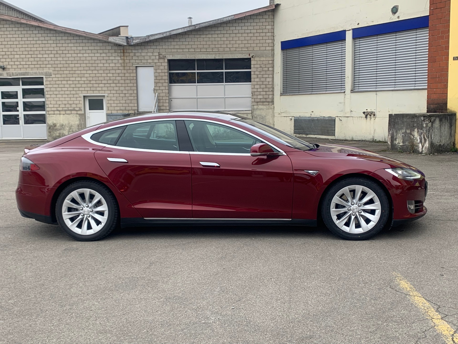 TESLA Model S 85 Signature Performance 85-image-4