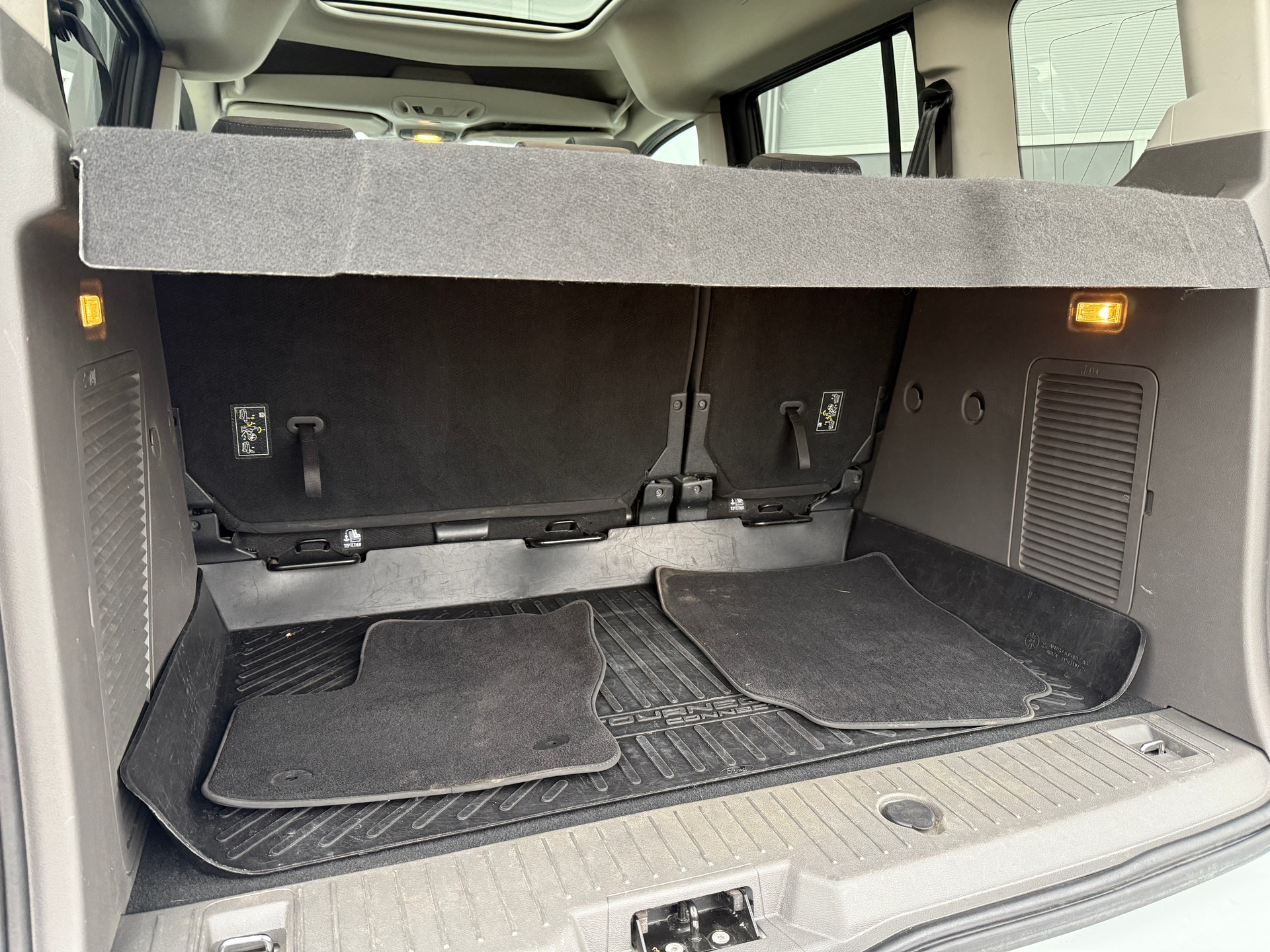 FORD Tourneo Connect 1.5 EcoBlue Titanium Automat *Top Austattung* * MFK 2026 * AHK*-image-8