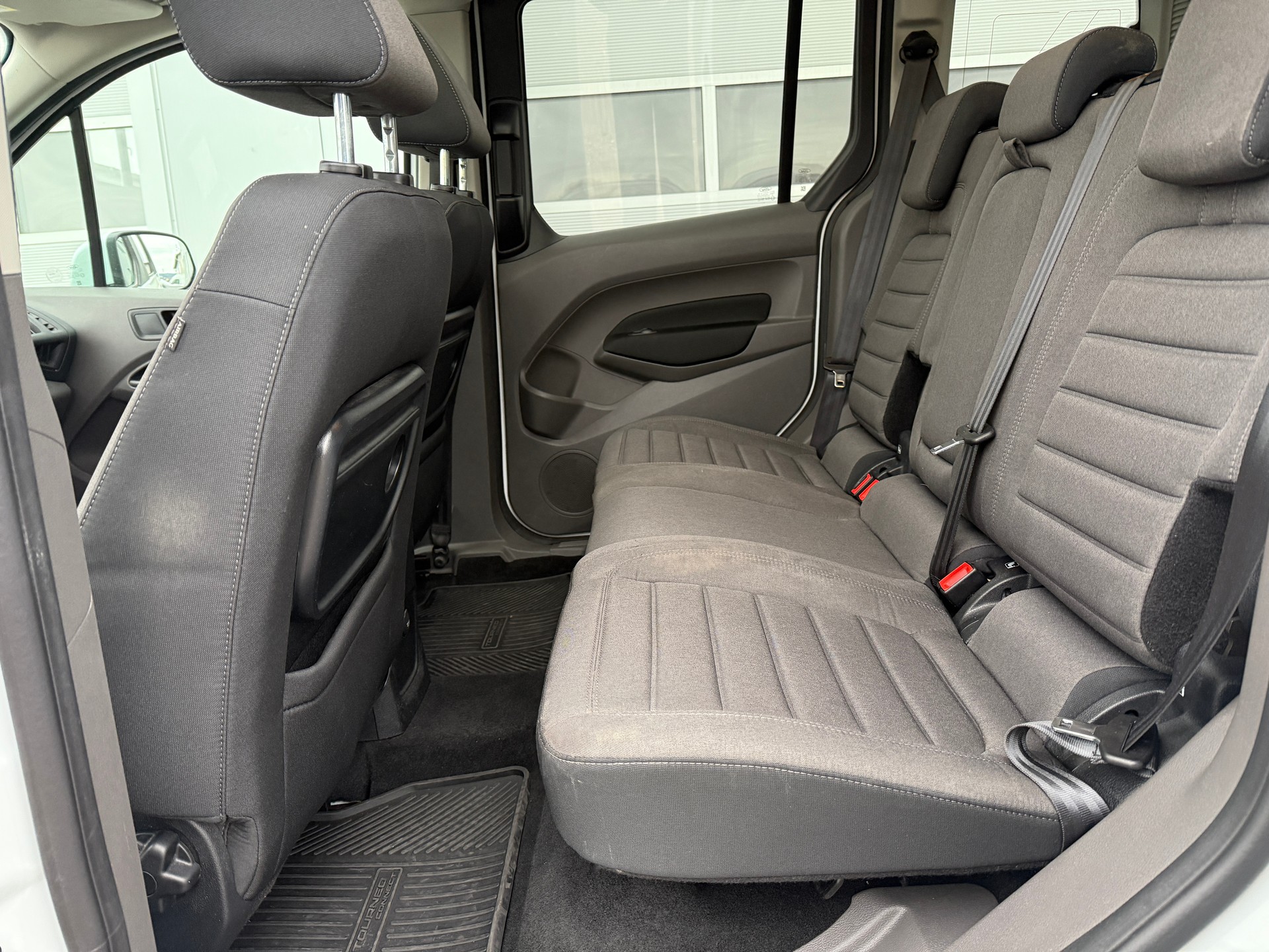 FORD Tourneo Connect 1.5 EcoBlue Titanium Automat *Top Austattung* * MFK 2026 * AHK*-image-6