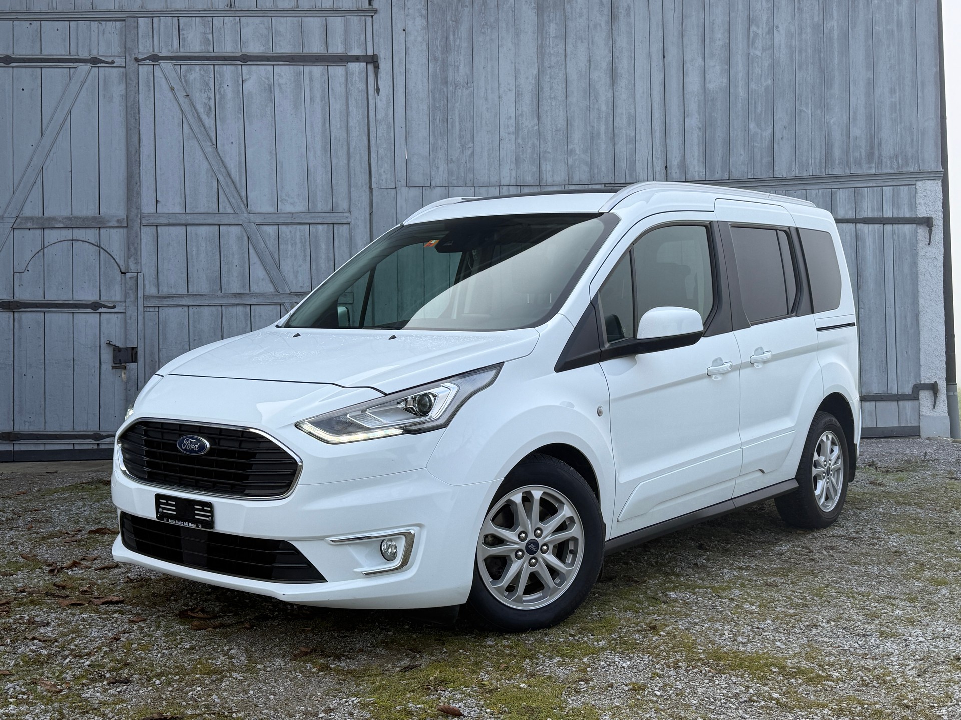 FORD Tourneo Connect 1.5 EcoBlue Titanium Automat *Top Austattung* * MFK 2026 * AHK*