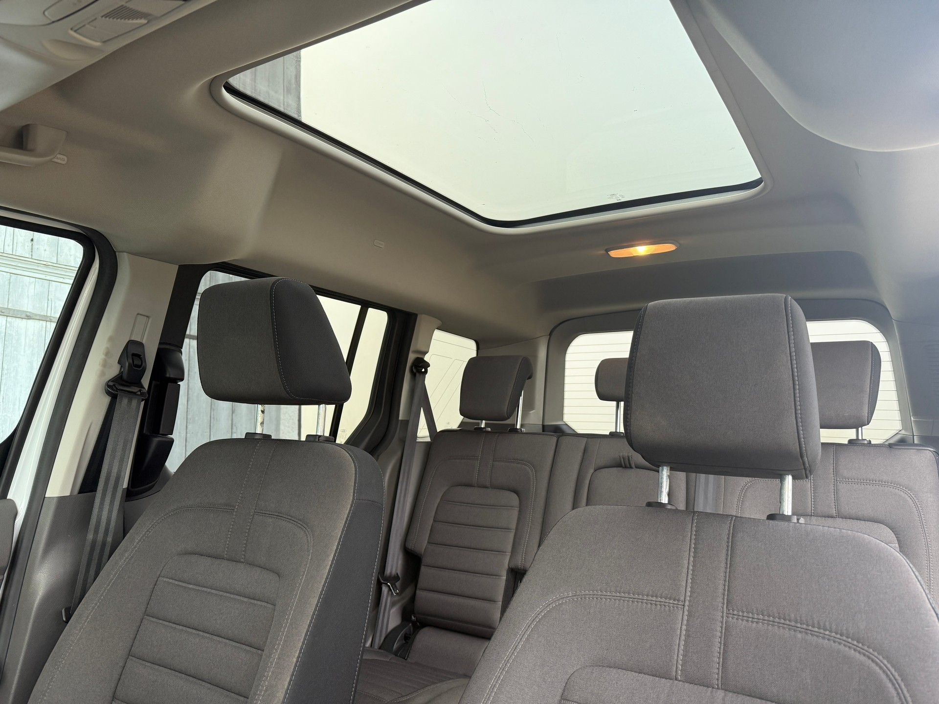FORD Tourneo Connect 1.5 EcoBlue Titanium Automat *Top Austattung* * MFK 2026 * AHK*-image-7