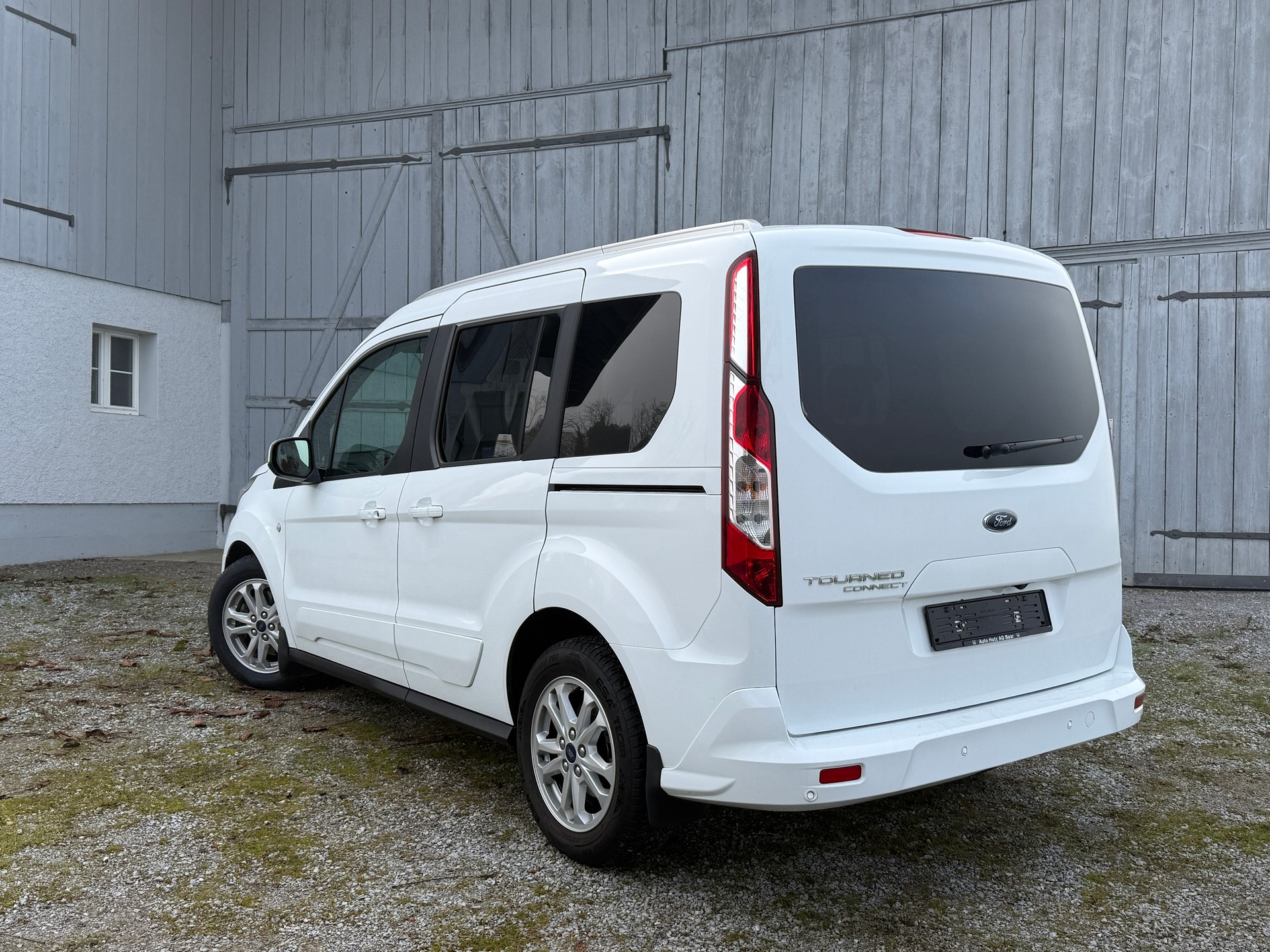 FORD Tourneo Connect 1.5 EcoBlue Titanium Automat *Top Austattung* * MFK 2026 * AHK*-image-4