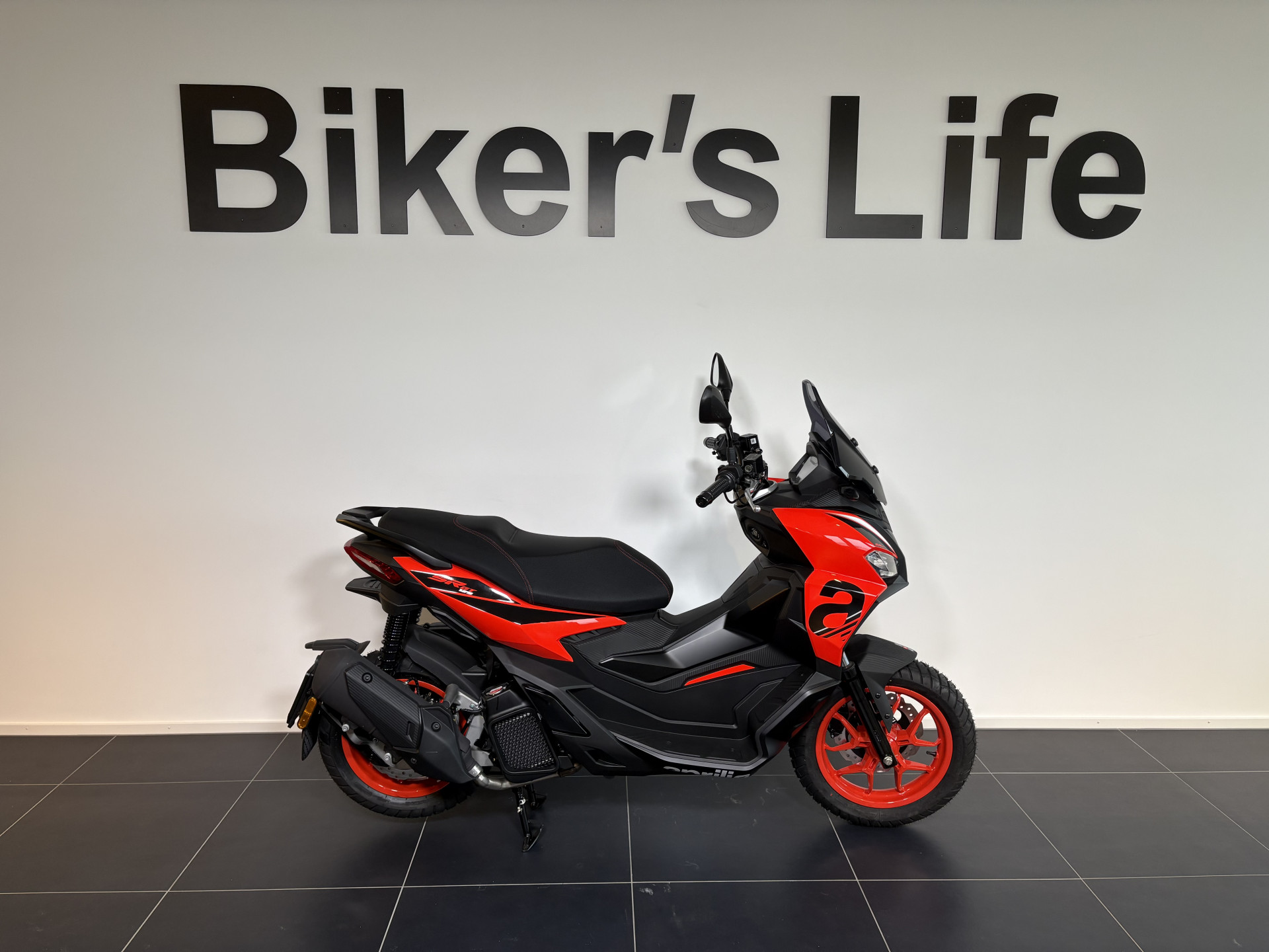 APRILIA SR GT 125 Sport