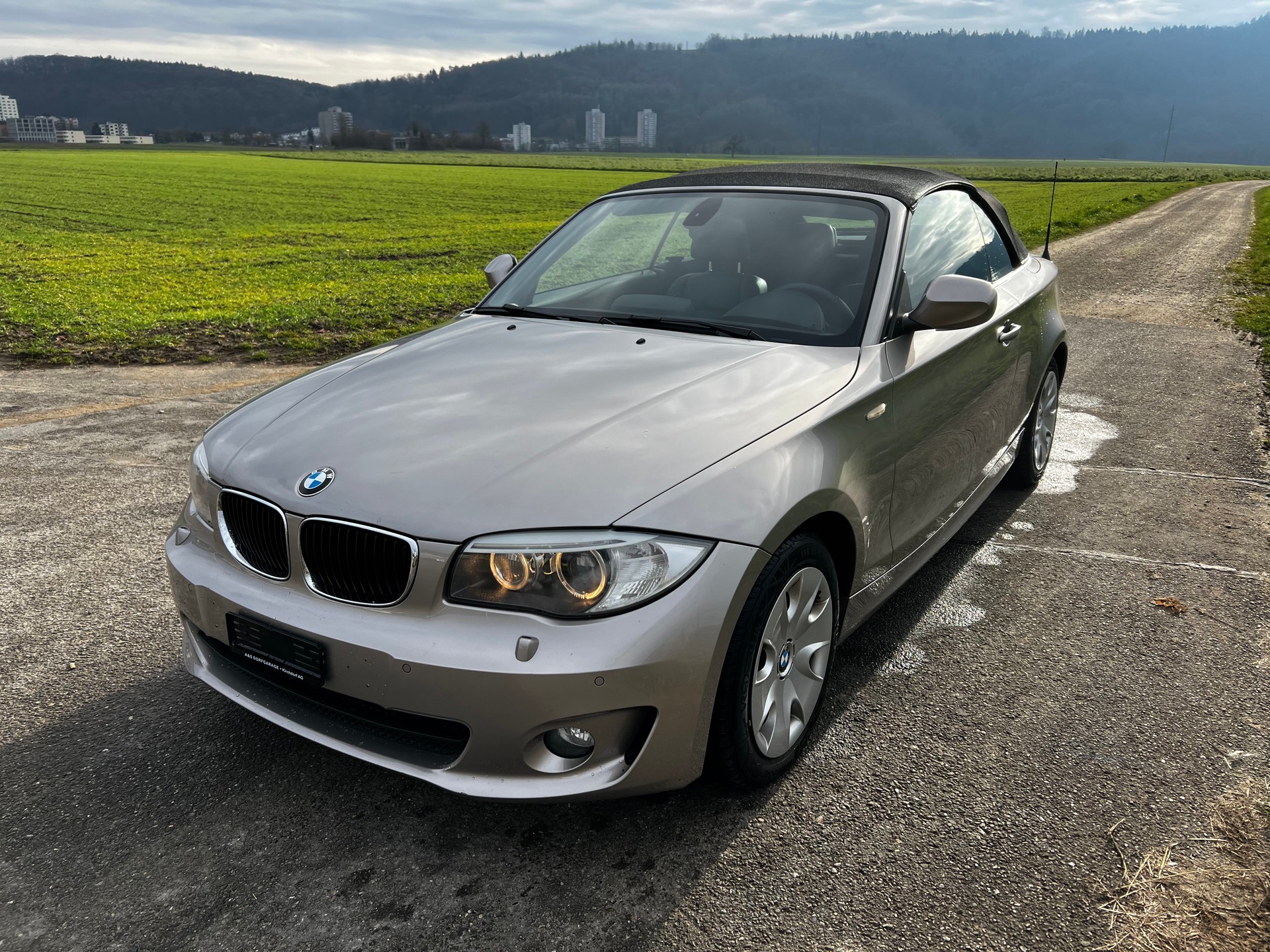 BMW 118d Cabriolet-image-0