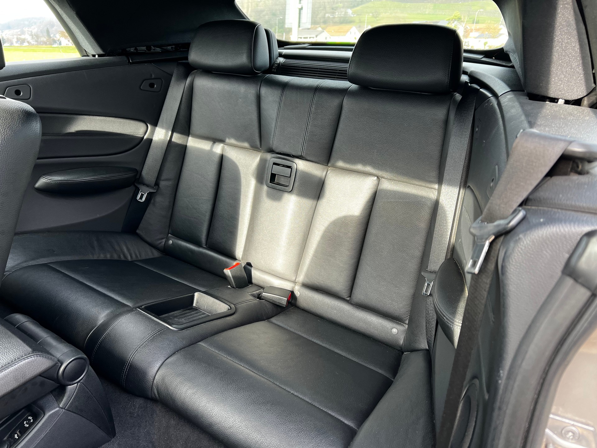 BMW 118d Cabriolet-image-11
