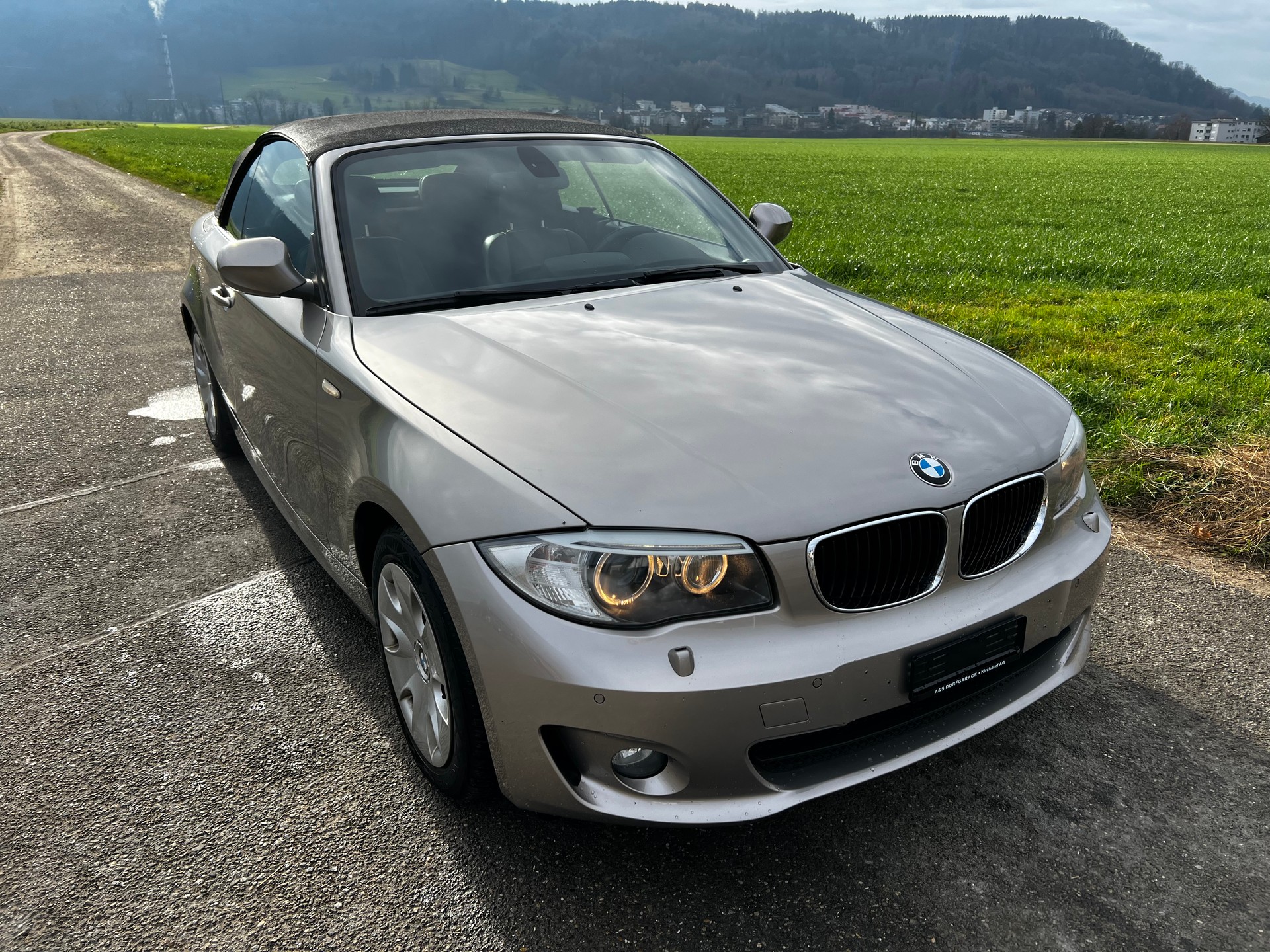 BMW 118d Cabriolet-image-6
