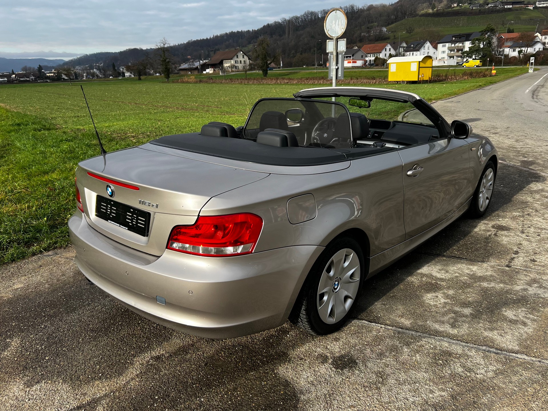 BMW 118d Cabriolet-image-15