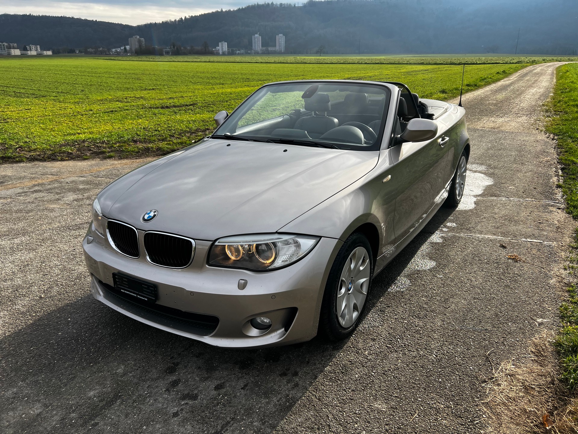 BMW 118d Cabriolet-image-13