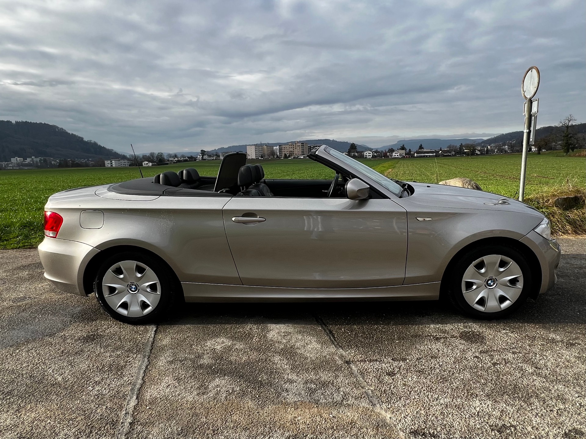 BMW 118d Cabriolet-image-14