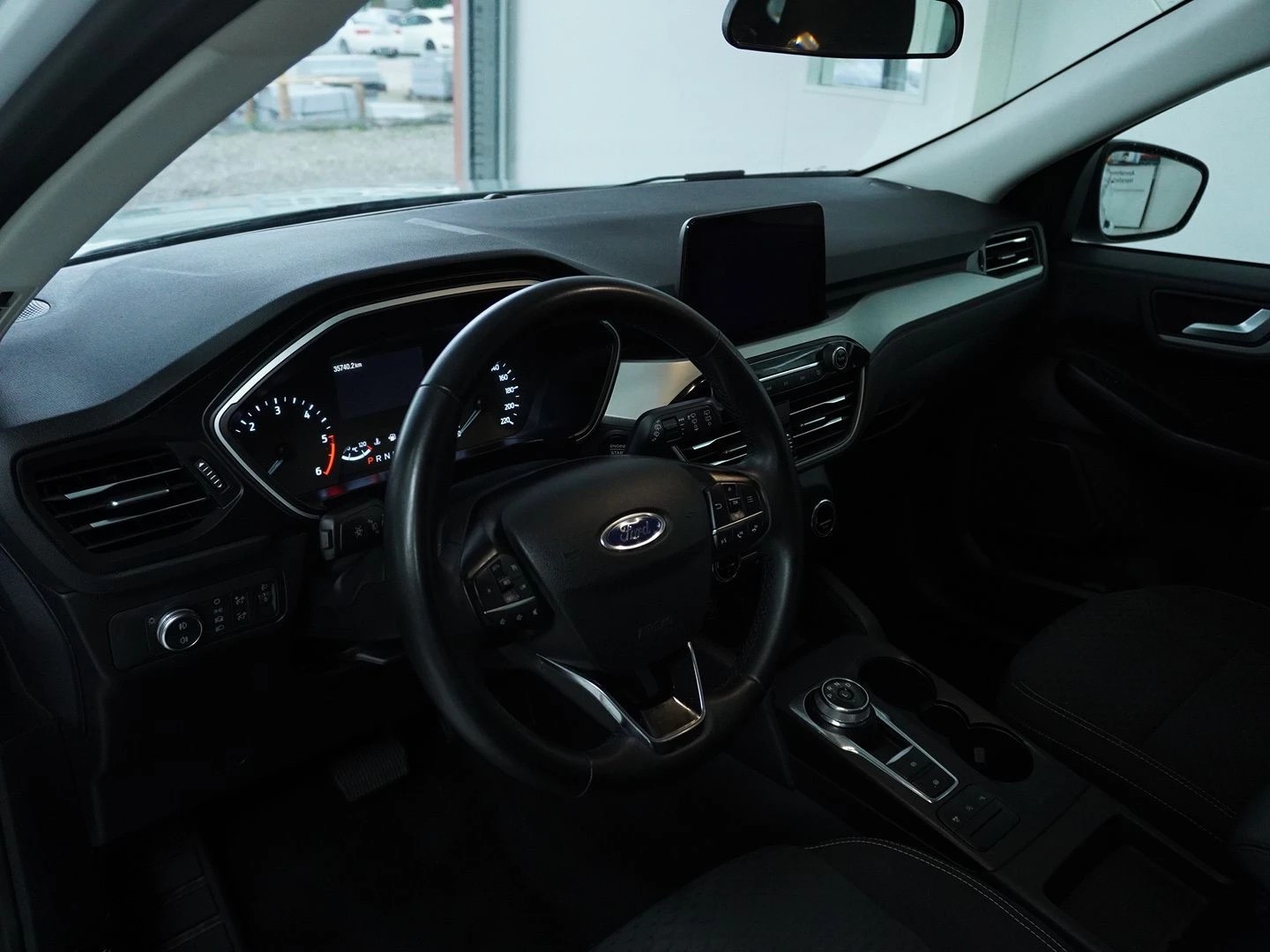 FORD Kuga 1.5 TDCi Cool & Connect 2WD Automat-image-2