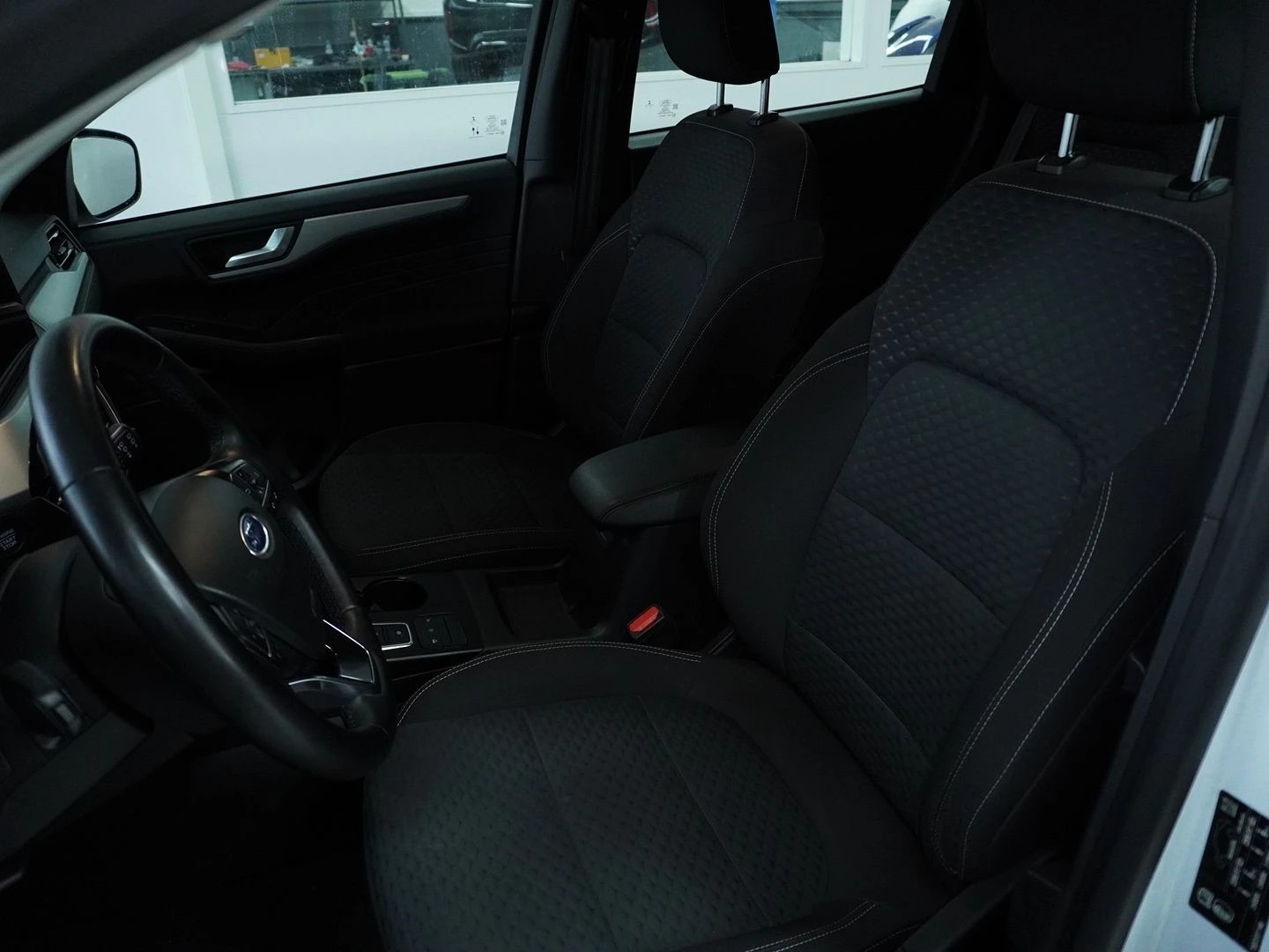FORD Kuga 1.5 TDCi Cool & Connect 2WD Automat-image-3