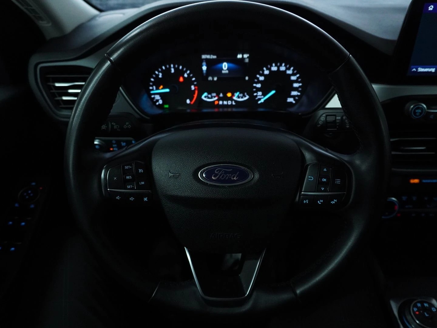 FORD Kuga 1.5 TDCi Cool & Connect 2WD Automat-image-7