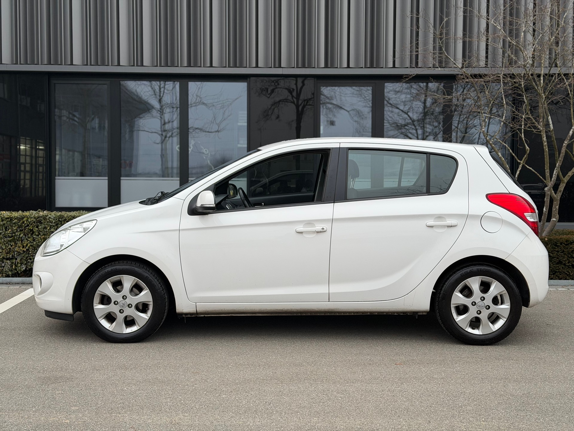 HYUNDAI i20 1.4 Style Automatic-image-1