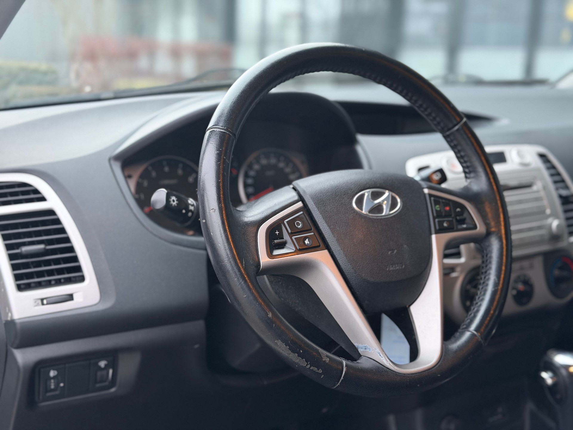 HYUNDAI i20 1.4 Style Automatic-image-13