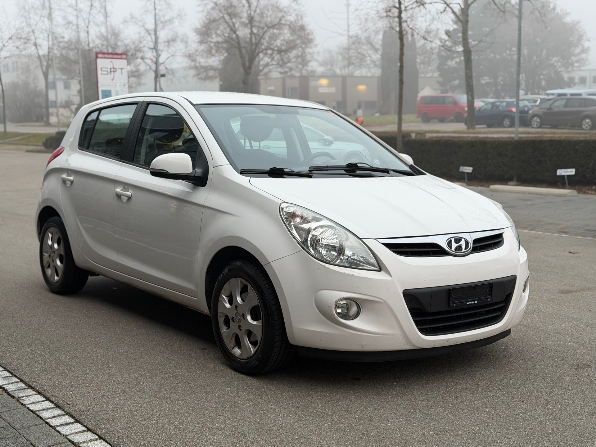 HYUNDAI i20 1.4 Style Automatic-image-4