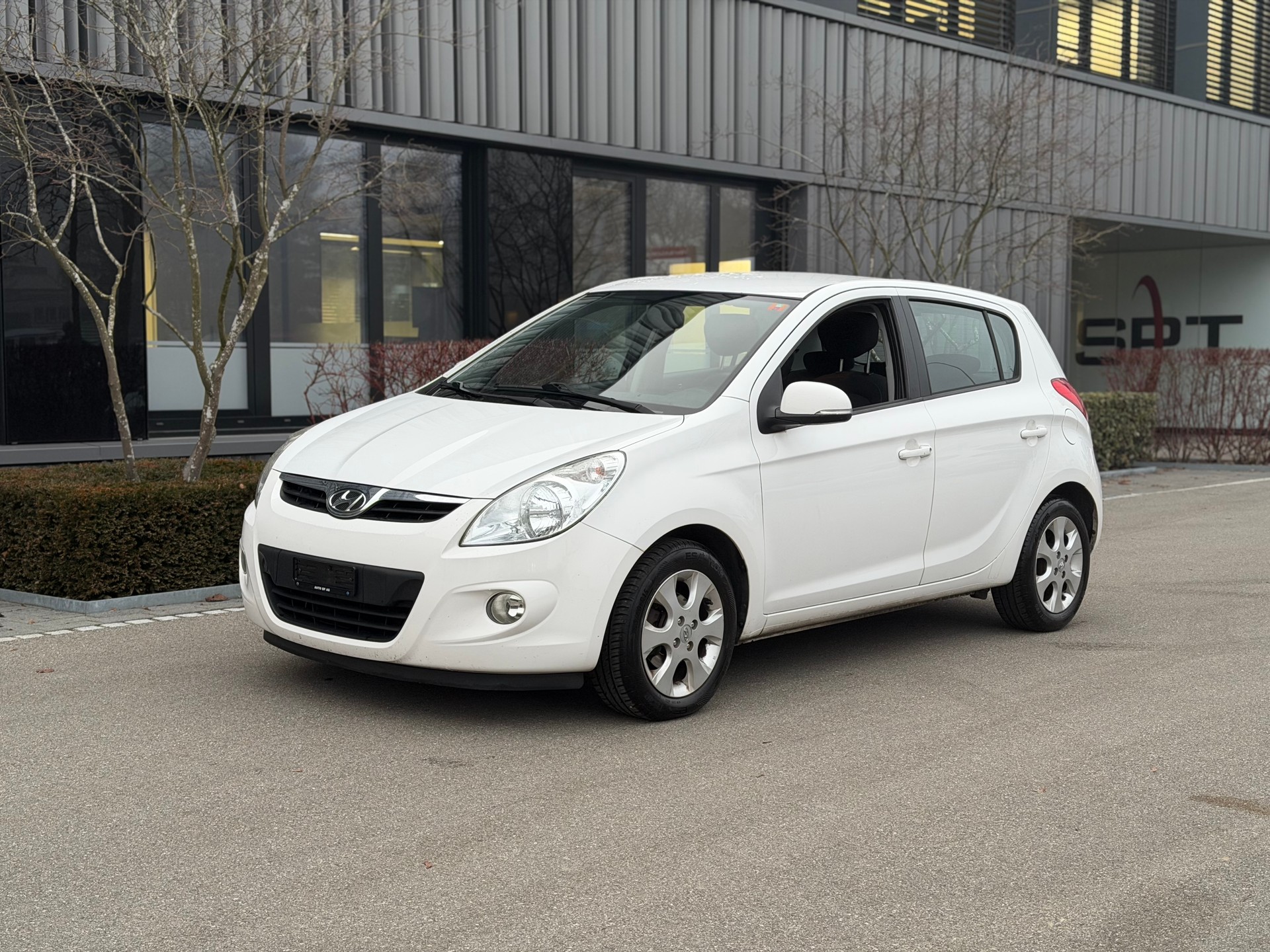 HYUNDAI i20 1.4 Style Automatic-image-0