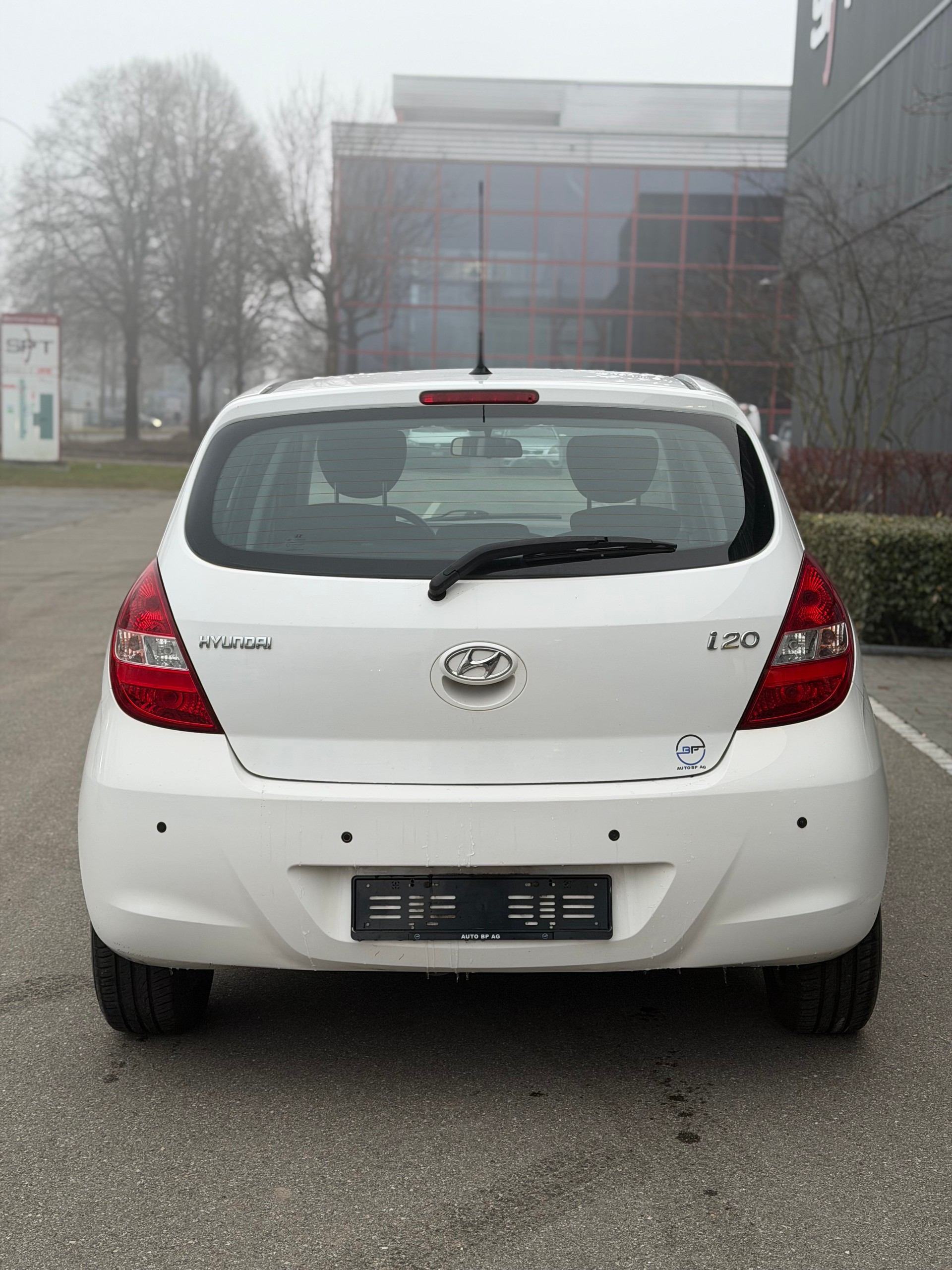 HYUNDAI i20 1.4 Style Automatic-image-6