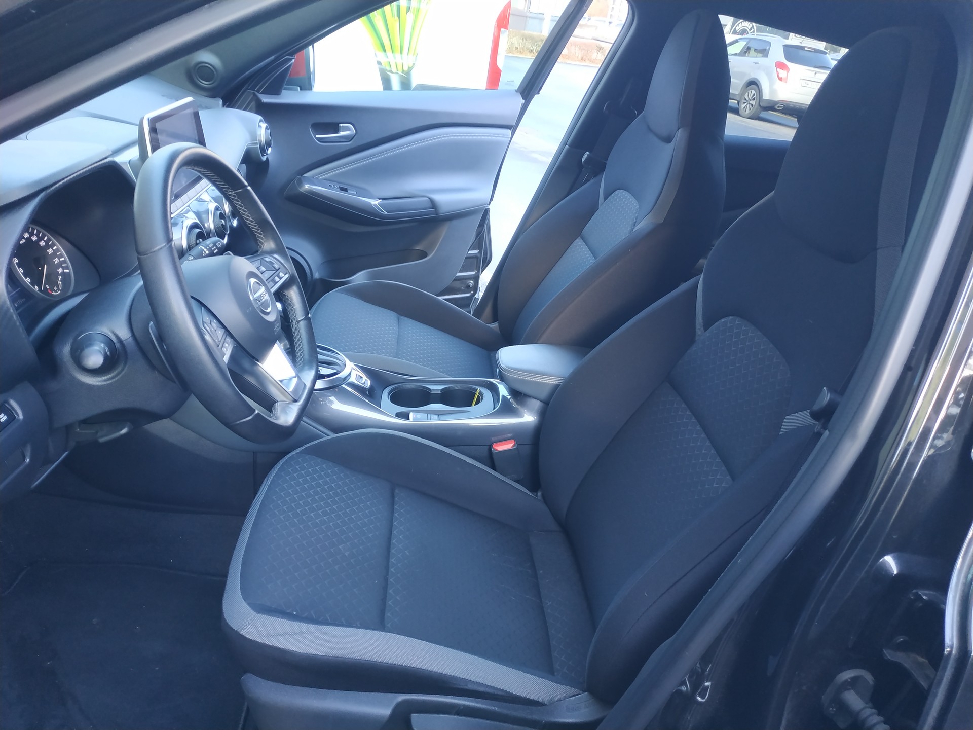NISSAN Juke 1.0 DIG-T N-Connecta DCT-image-12