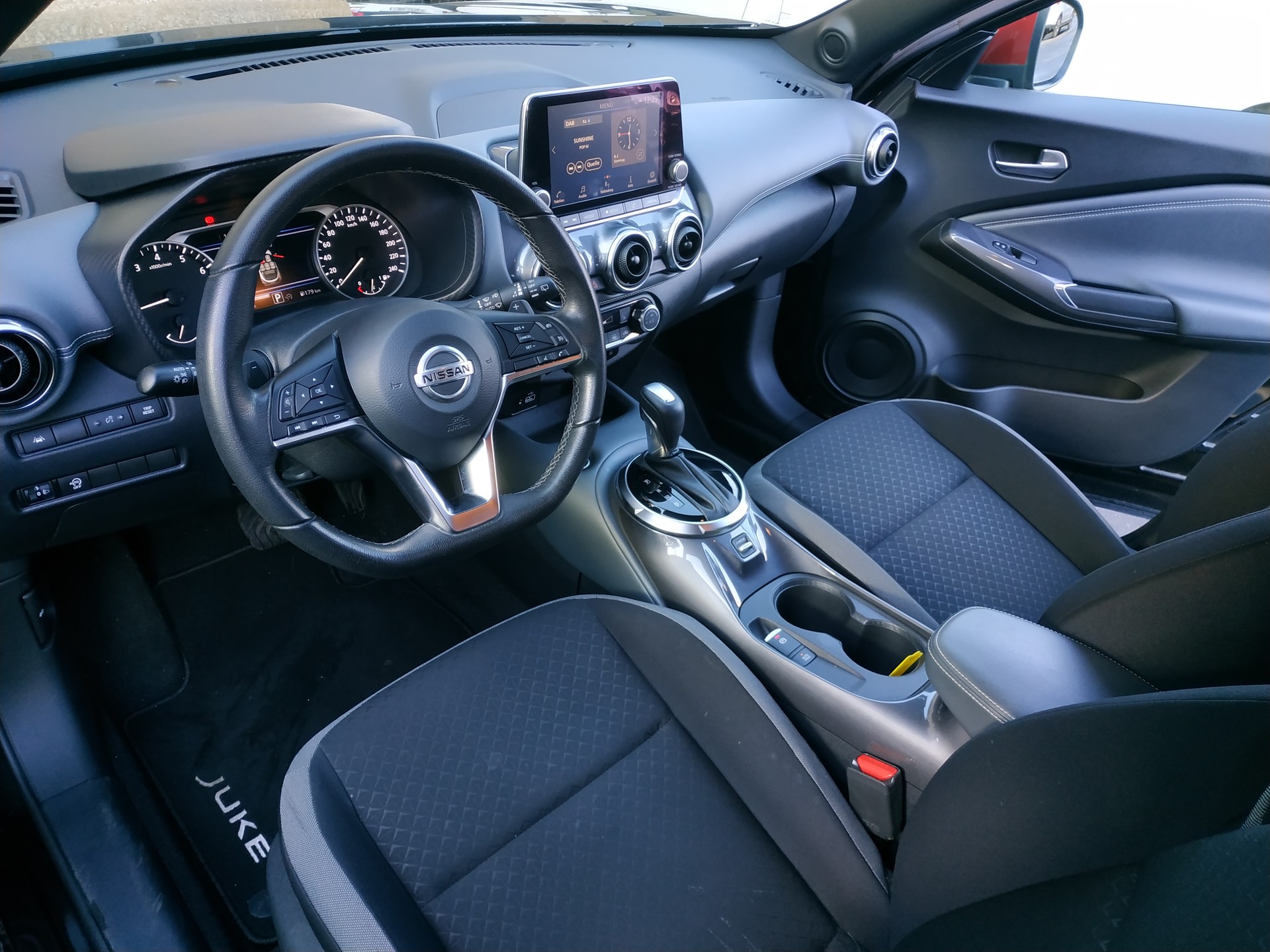 NISSAN Juke 1.0 DIG-T N-Connecta DCT-image-10