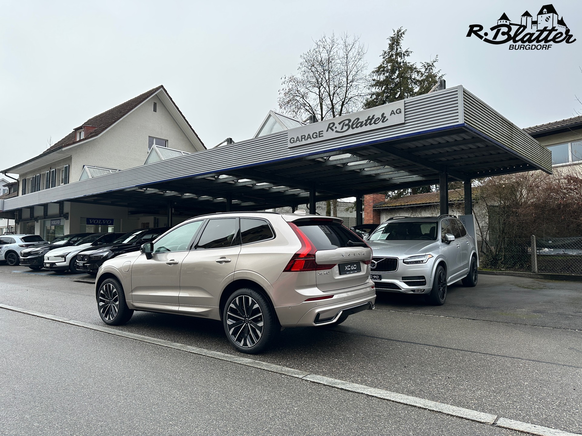 VOLVO XC60 T8 eAWD PluginHybrid Ultra Dark Geartronic-showroom-element-2