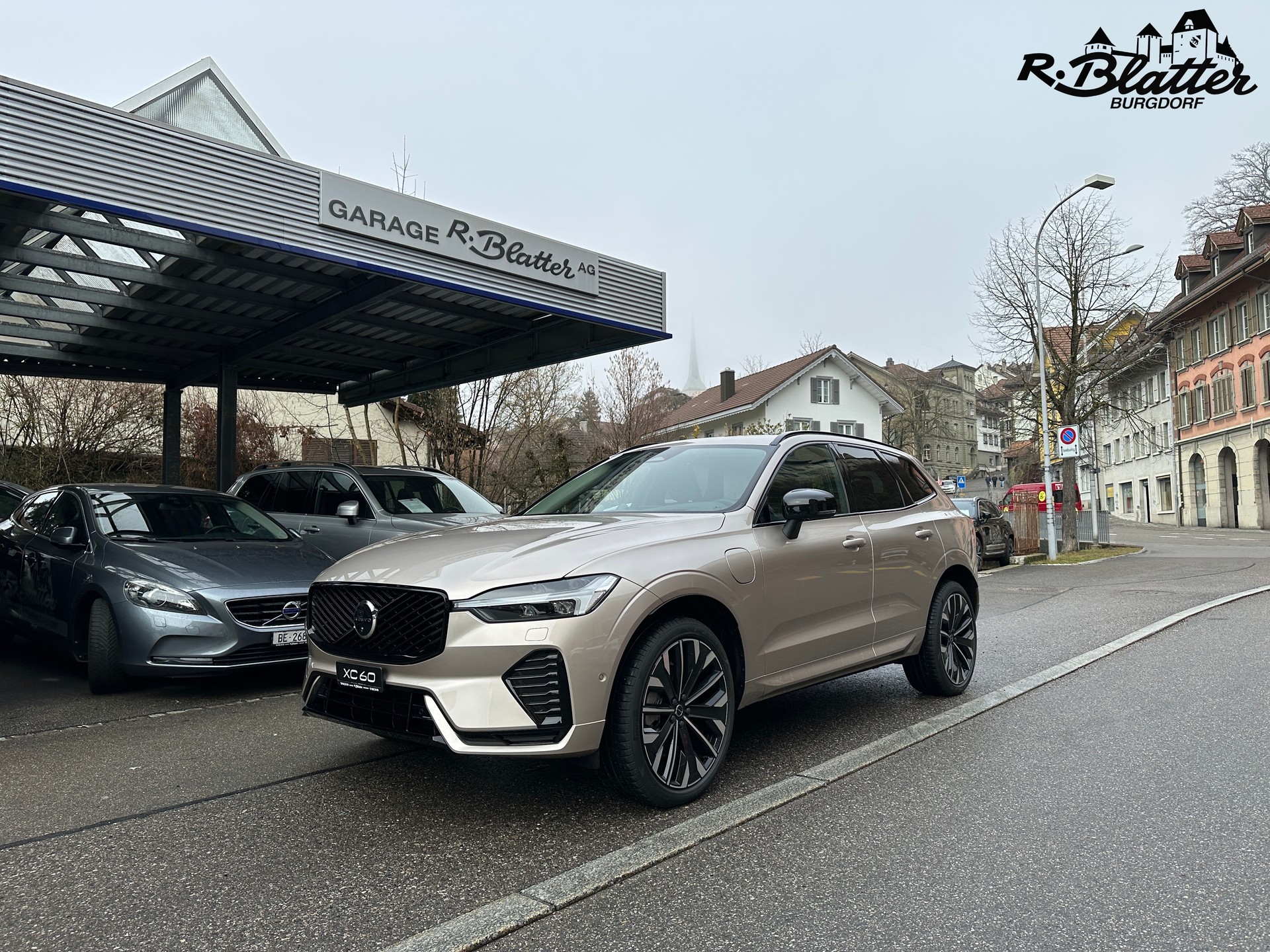 VOLVO XC60 T8 eAWD PluginHybrid Ultra Dark Geartronic