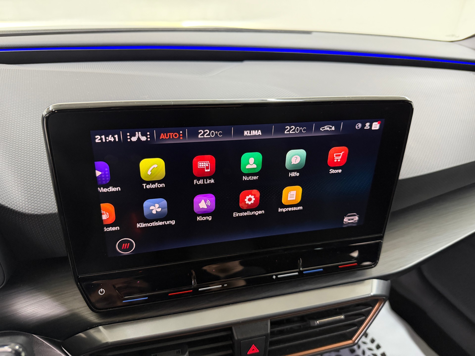 CUPRA LEON ST 2.0 TSI VZ 310PS Graphene Grey DSG 4Drive / RF-Kamera / Beats Soundsystem / Kessy / driving button /-image-16