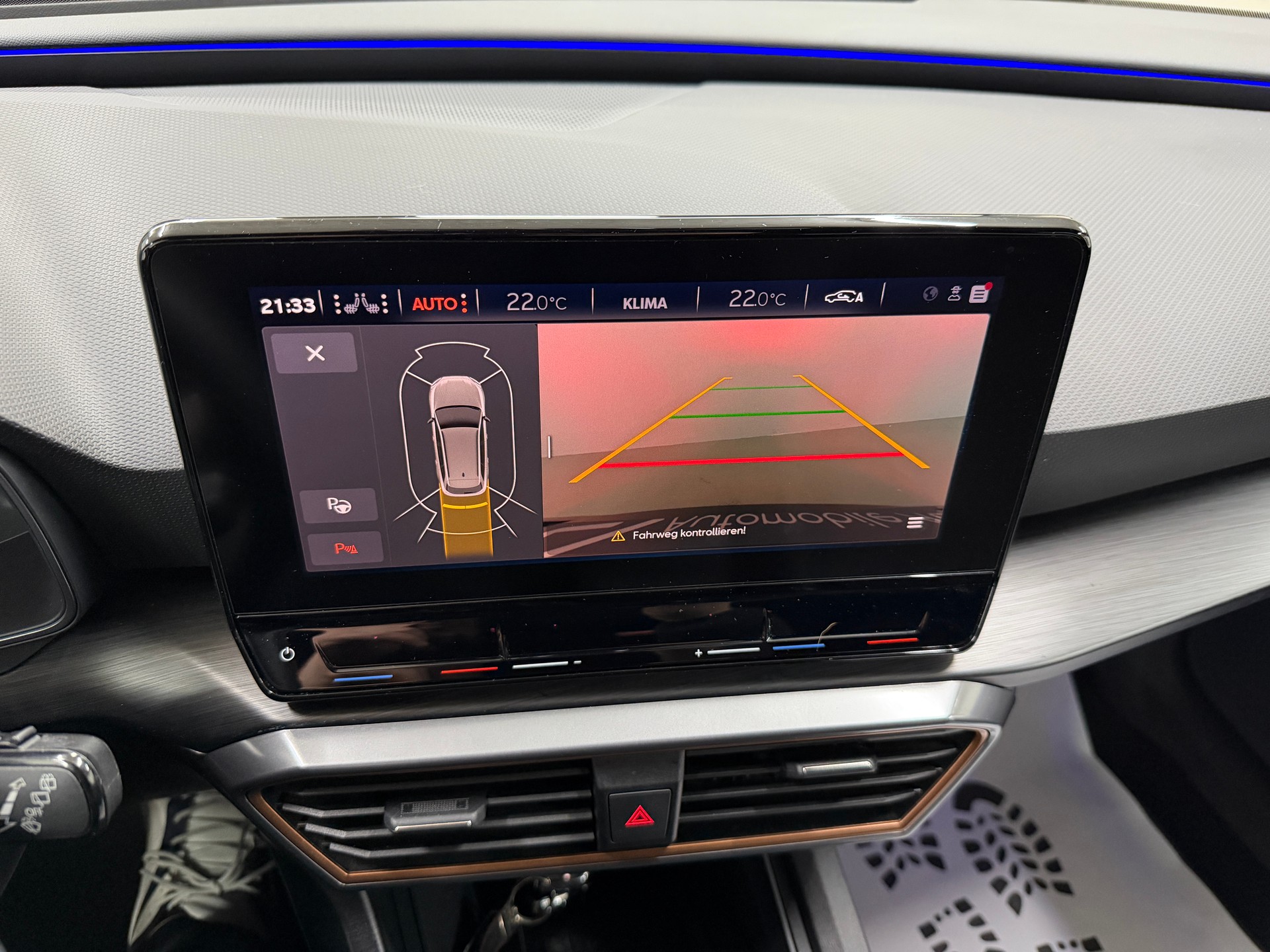 CUPRA LEON ST 2.0 TSI VZ 310PS Graphene Grey DSG 4Drive / RF-Kamera / Beats Soundsystem / Kessy / driving button /-image-14