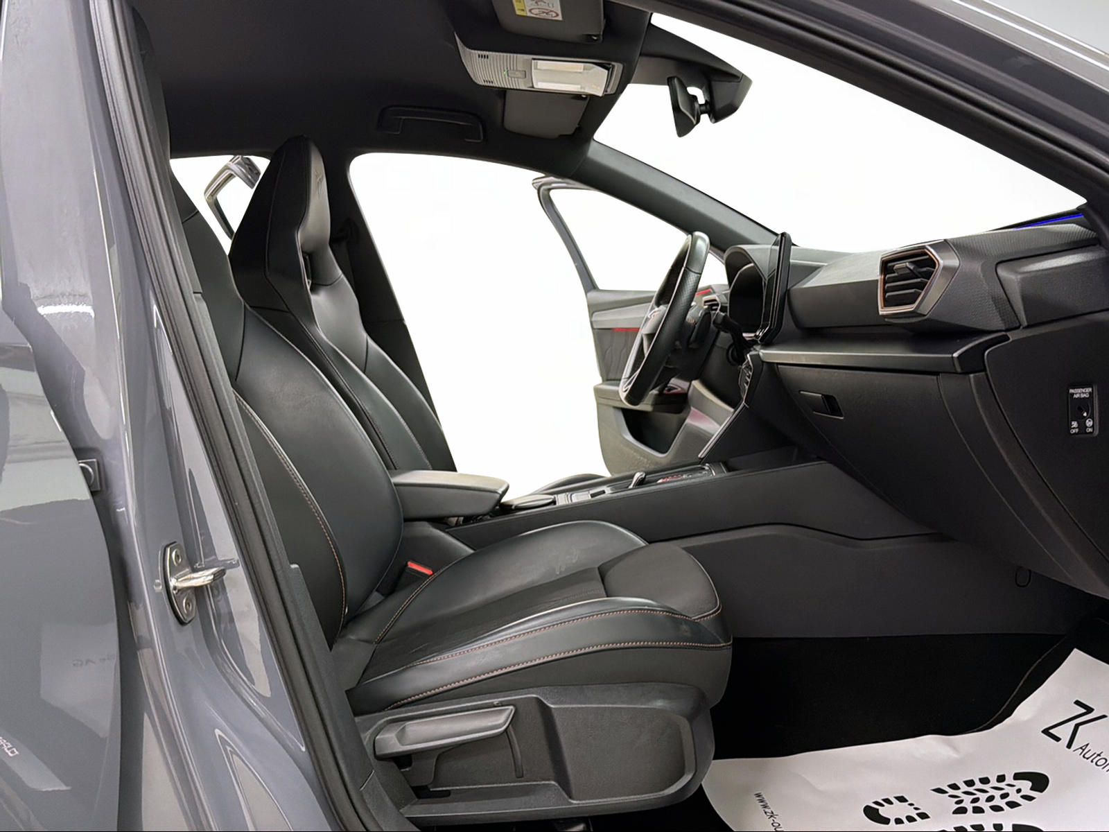 CUPRA LEON ST 2.0 TSI VZ 310PS Graphene Grey DSG 4Drive / RF-Kamera / Beats Soundsystem / Kessy / driving button /-image-9