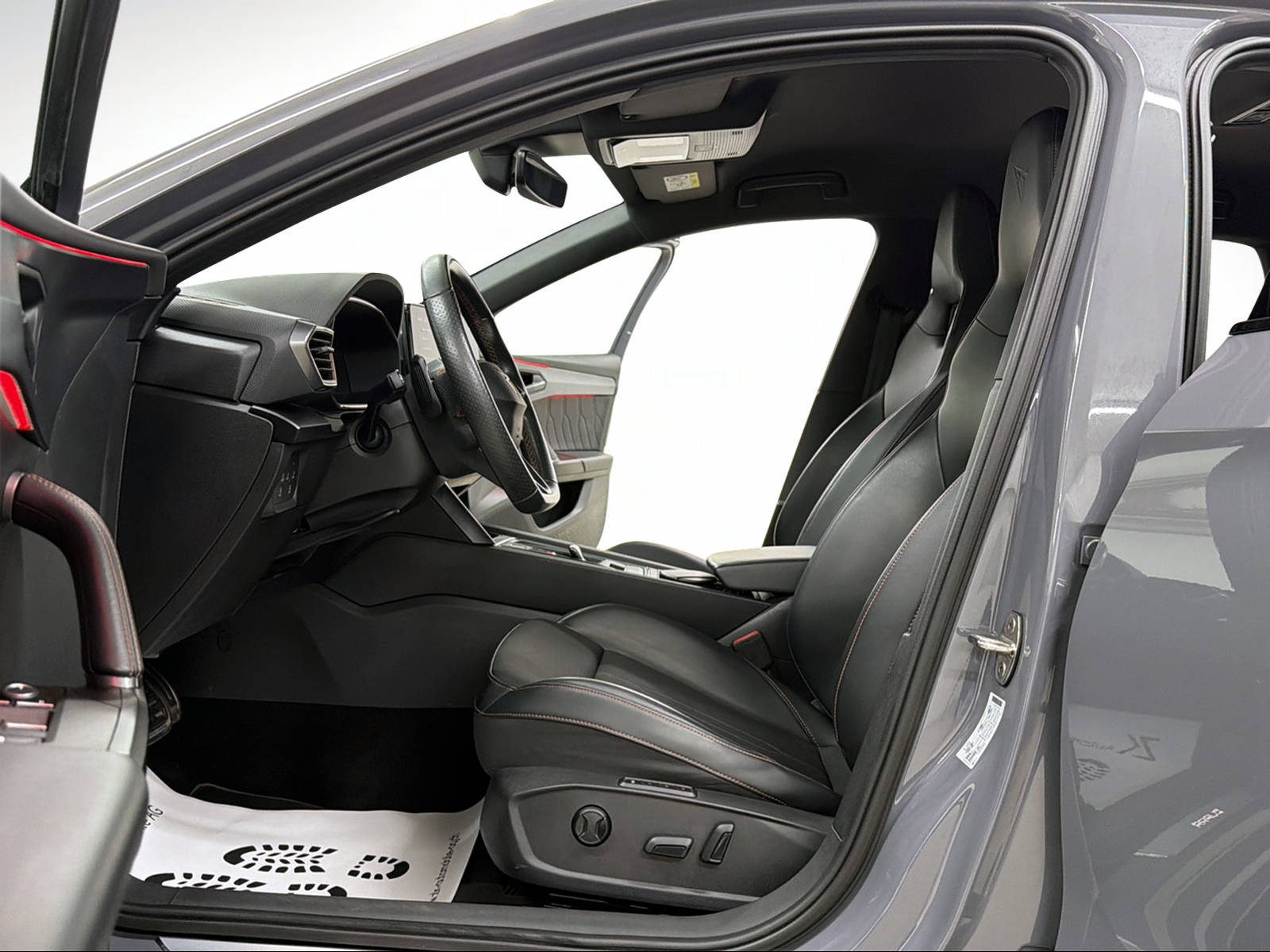 CUPRA LEON ST 2.0 TSI VZ 310PS Graphene Grey DSG 4Drive / RF-Kamera / Beats Soundsystem / Kessy / driving button /-image-5