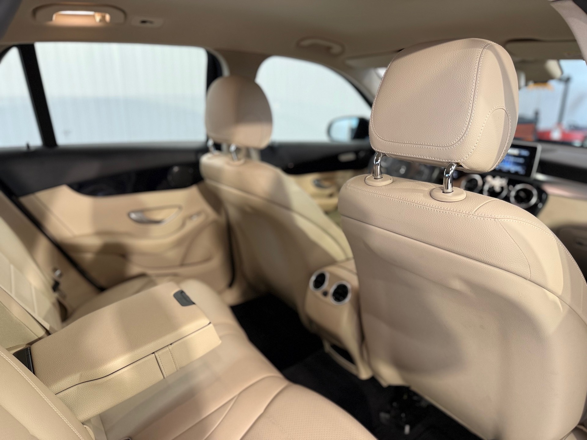 MERCEDES-BENZ GLC 250 4Matic 9G-Tronic-image-9