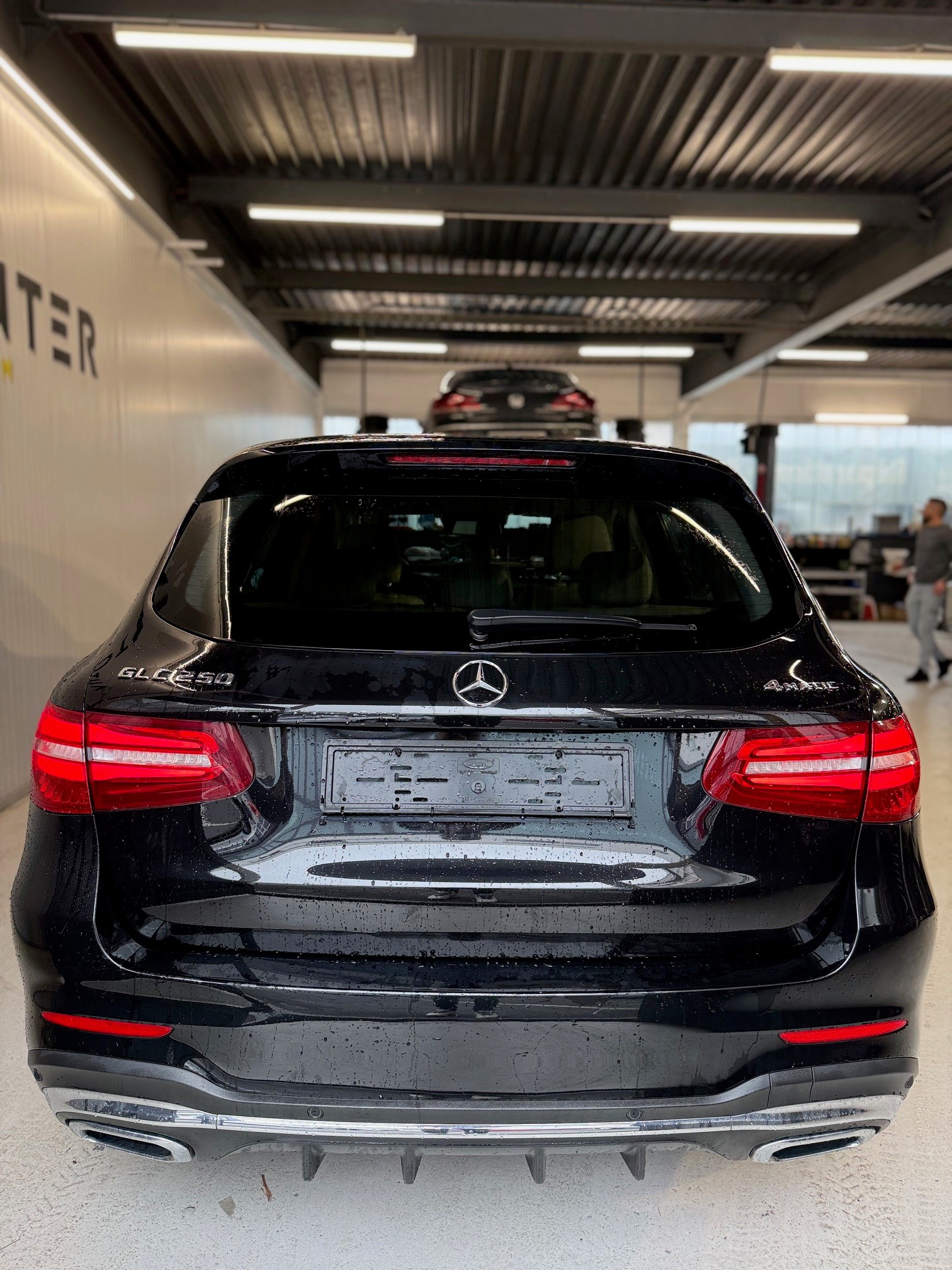 MERCEDES-BENZ GLC 250 4Matic 9G-Tronic-image-3