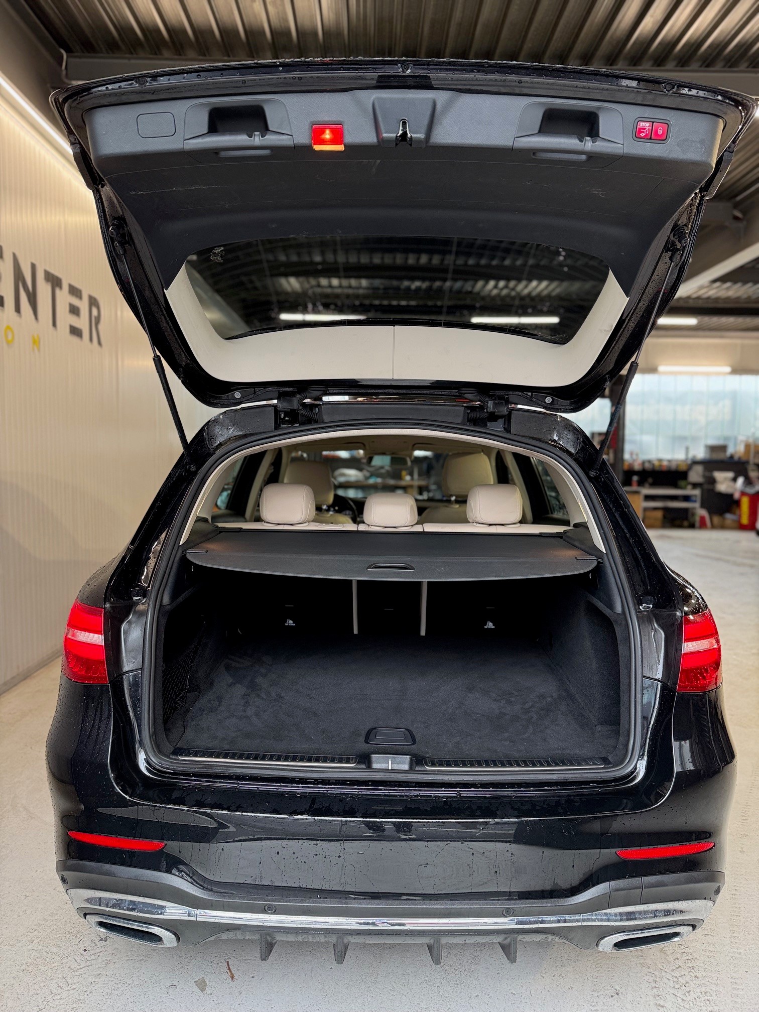 MERCEDES-BENZ GLC 250 4Matic 9G-Tronic-image-4