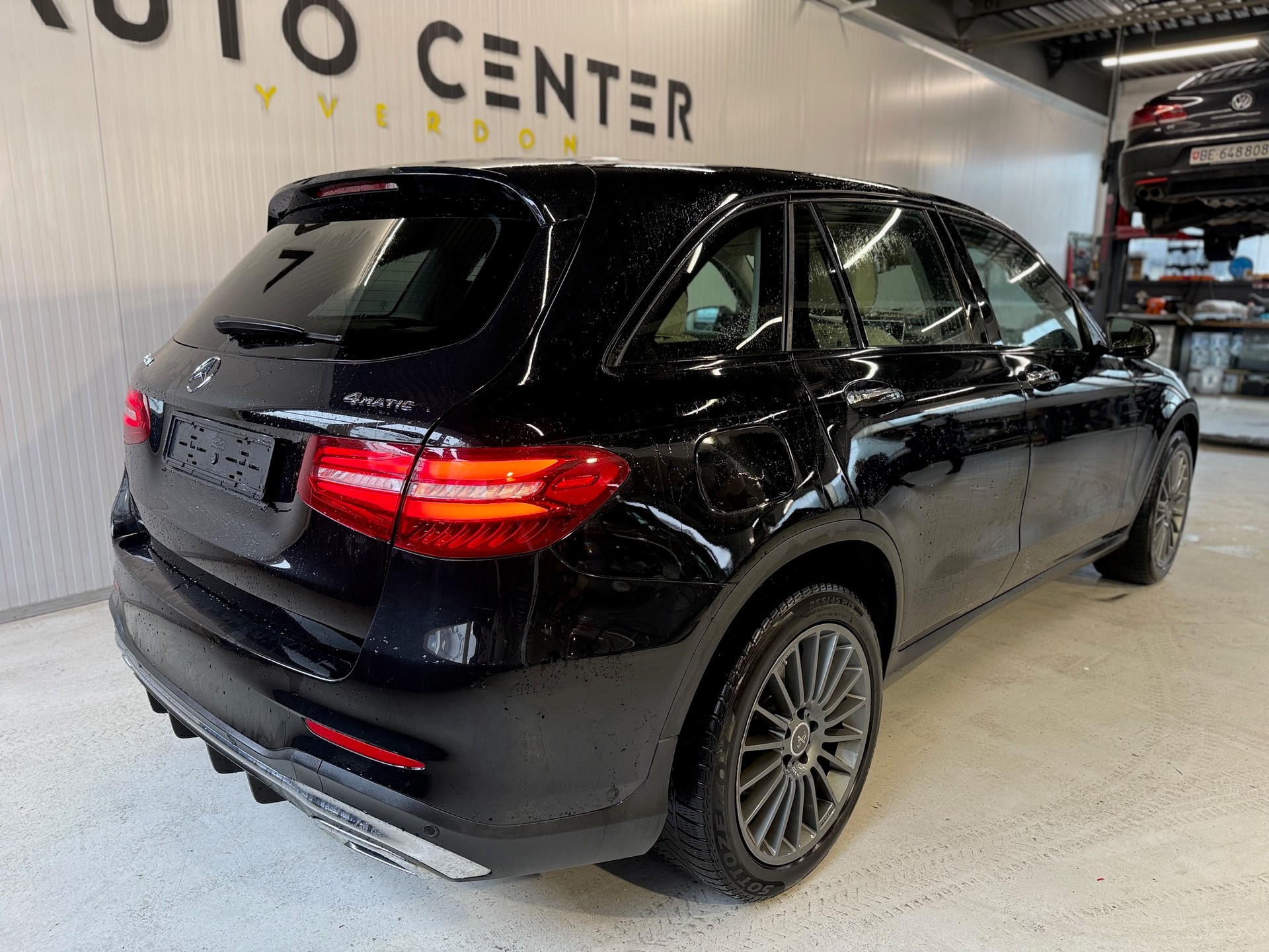 MERCEDES-BENZ GLC 250 4Matic 9G-Tronic-image-2