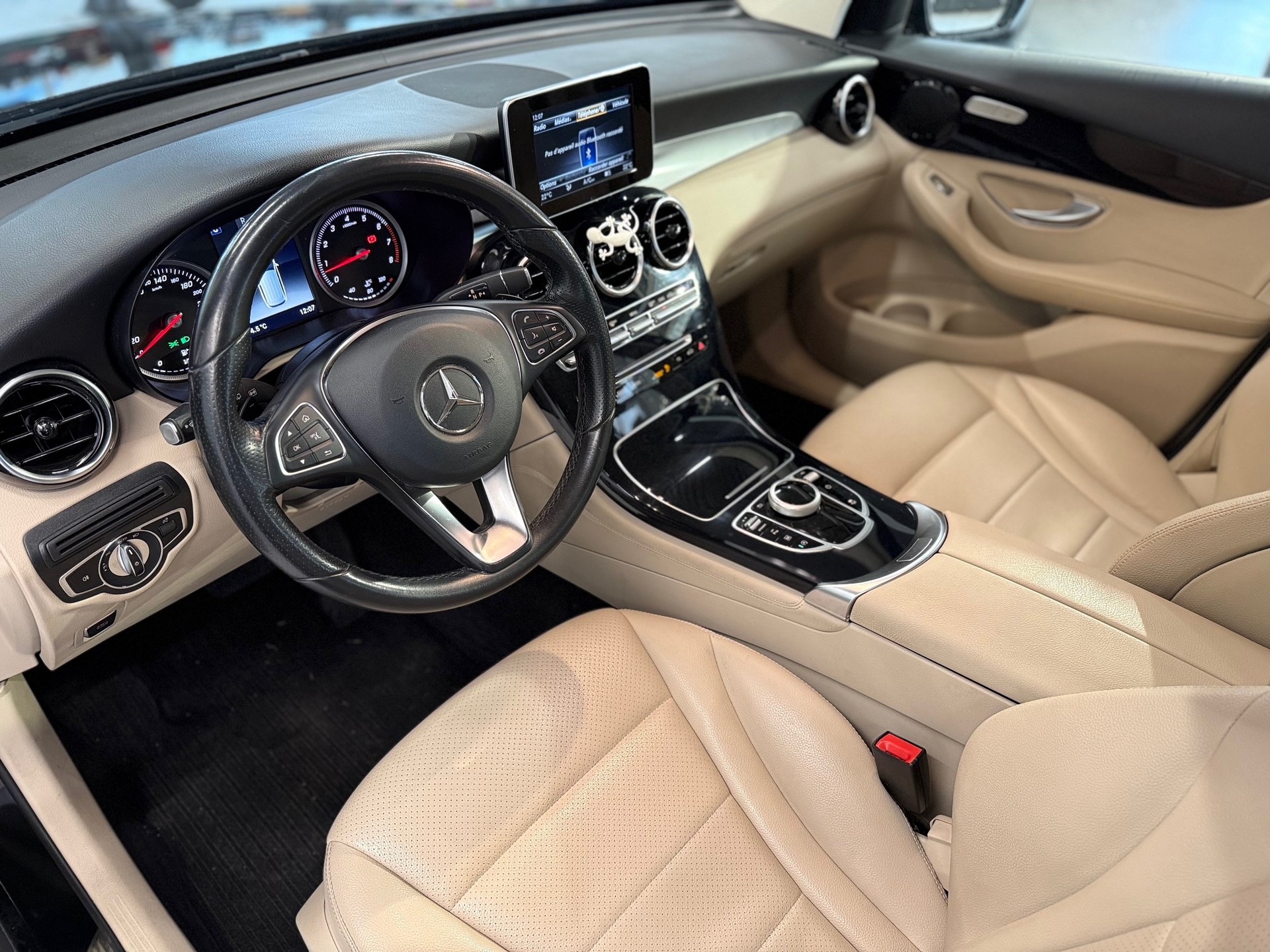 MERCEDES-BENZ GLC 250 4Matic 9G-Tronic-image-10