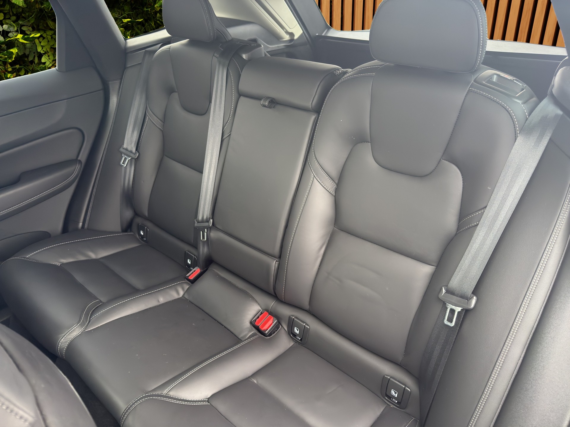 VOLVO XC60 2.0 T8 TE XCENTRIC eAWD-image-9