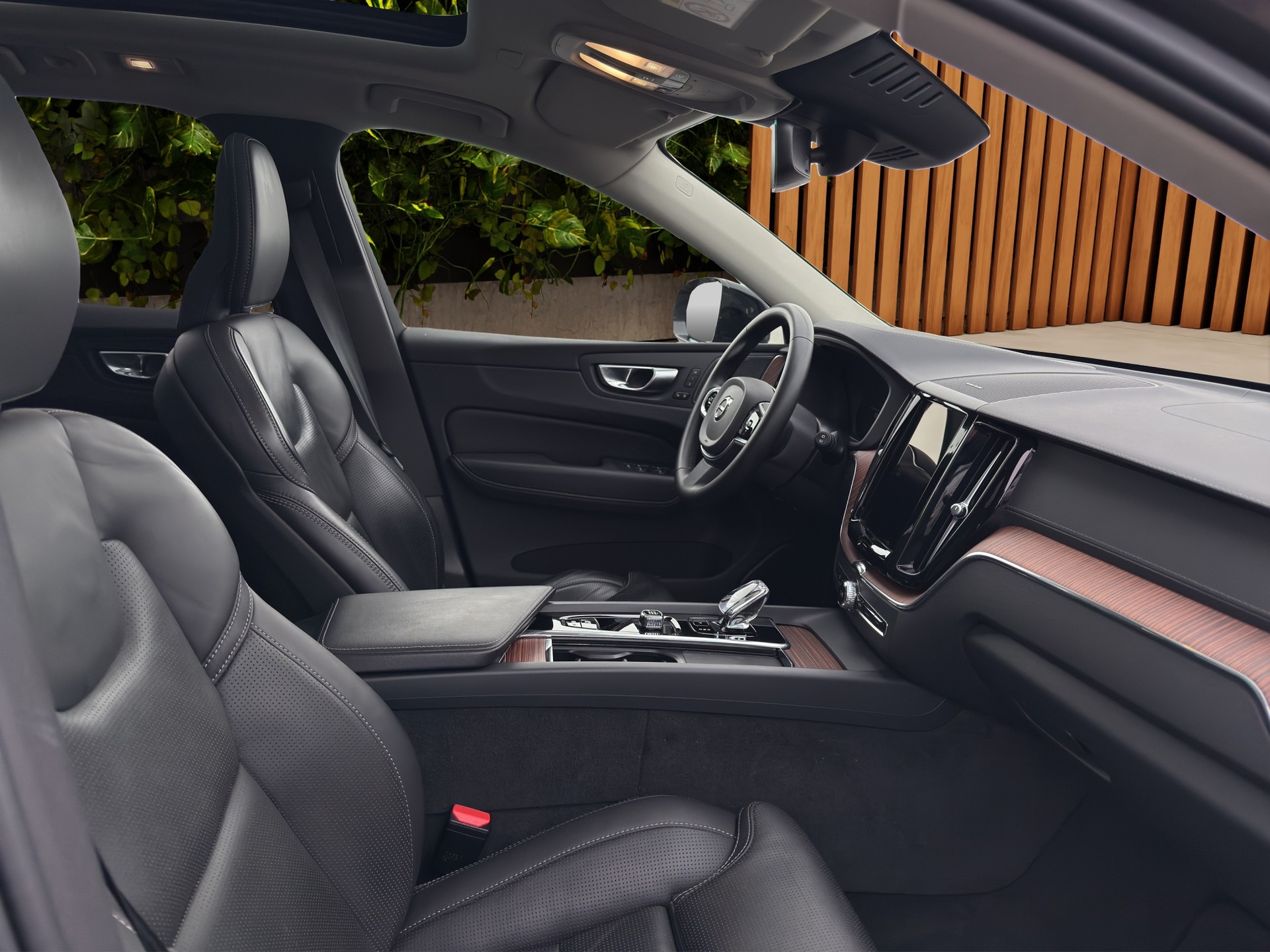 VOLVO XC60 2.0 T8 TE XCENTRIC eAWD-image-15