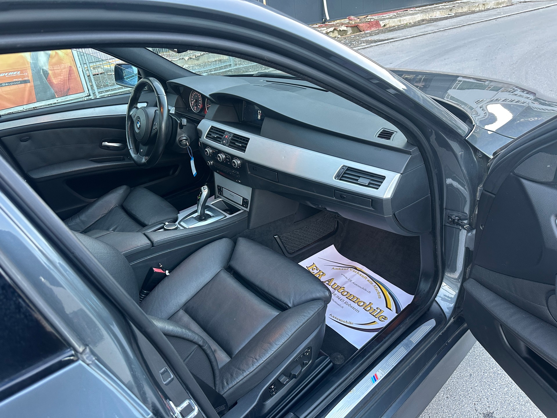 BMW 530xi Touring Steptronic-image-12